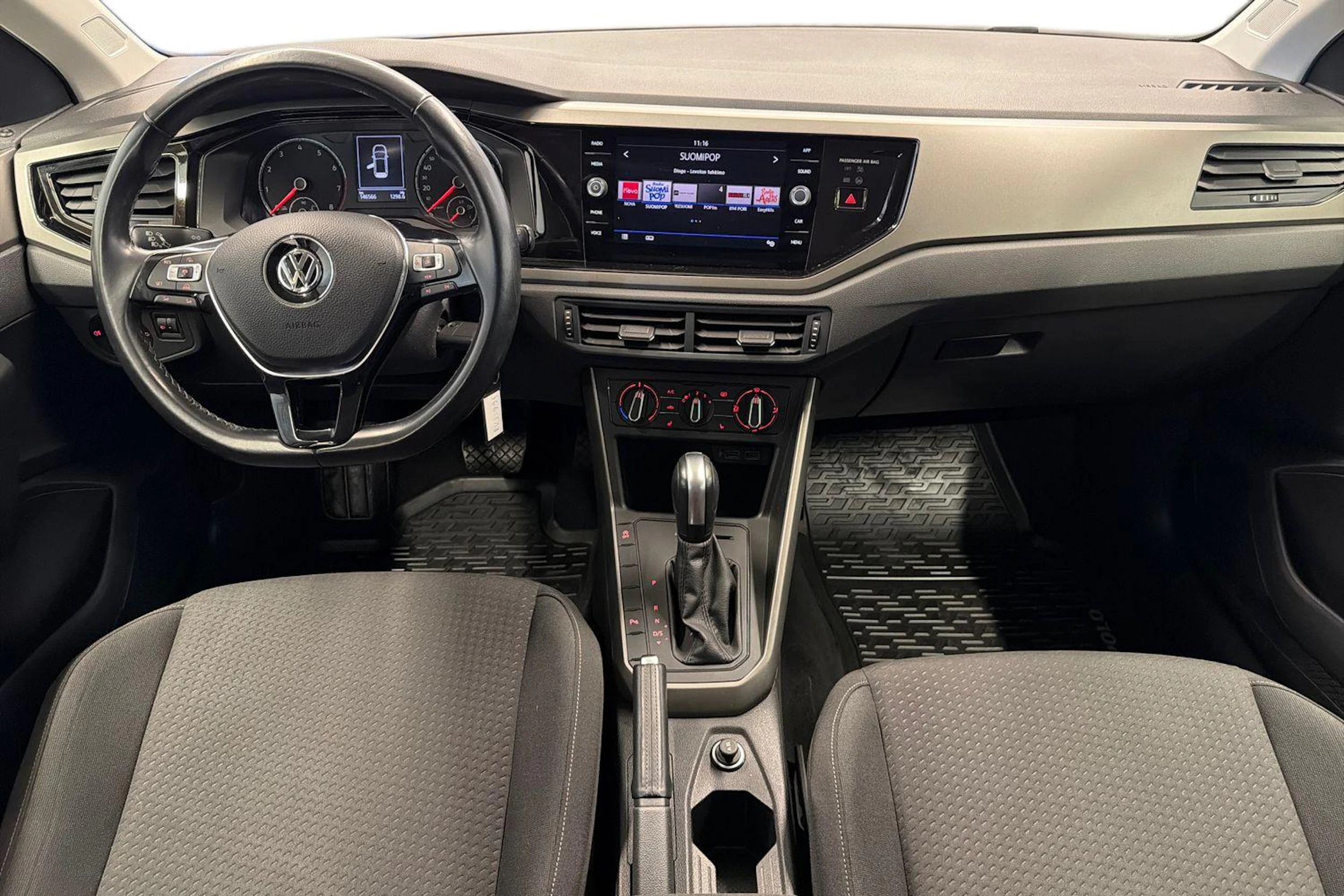 musta Volkswagen Polo 2020 kuva 7.