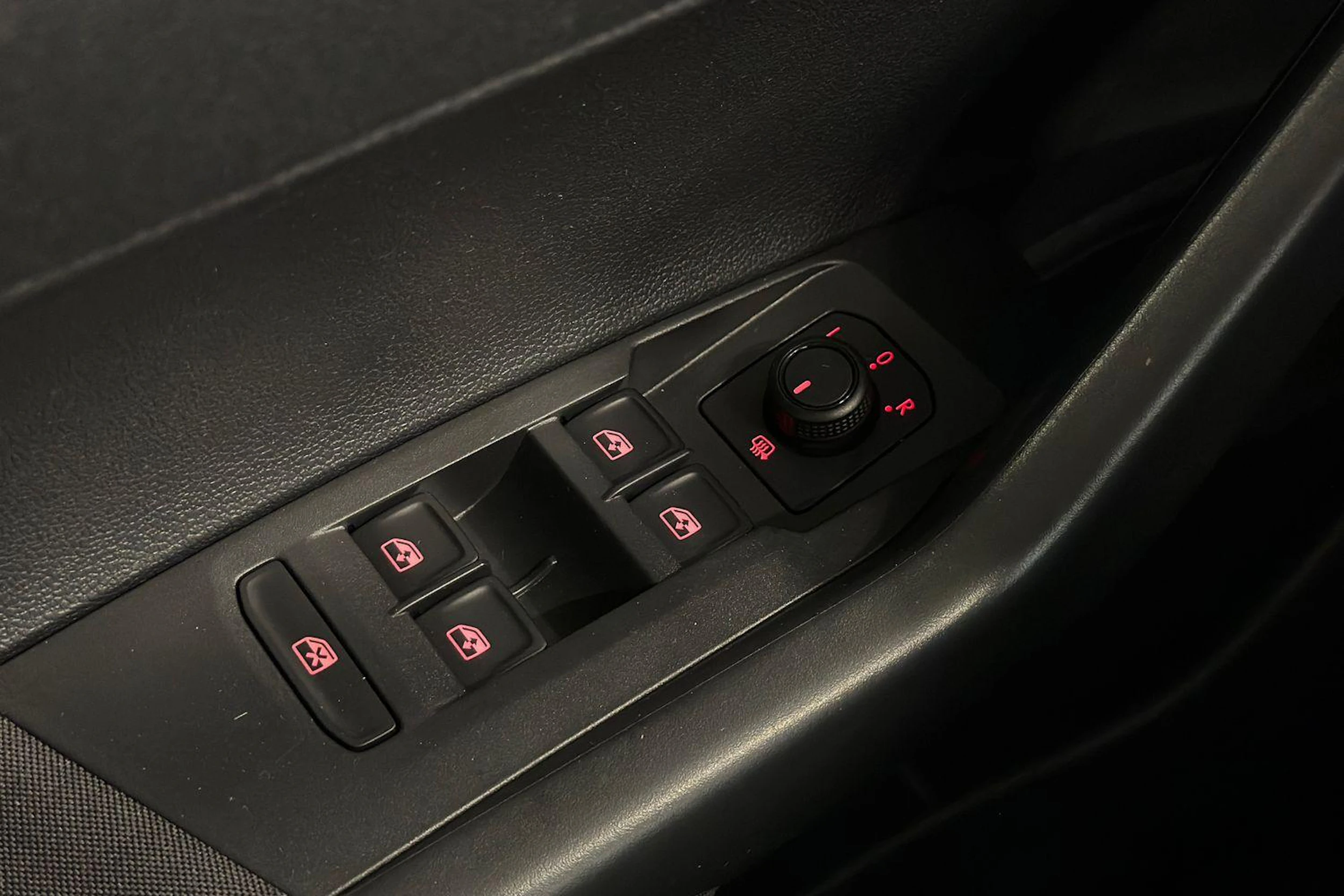 musta Volkswagen Polo 2020 kuva 9.