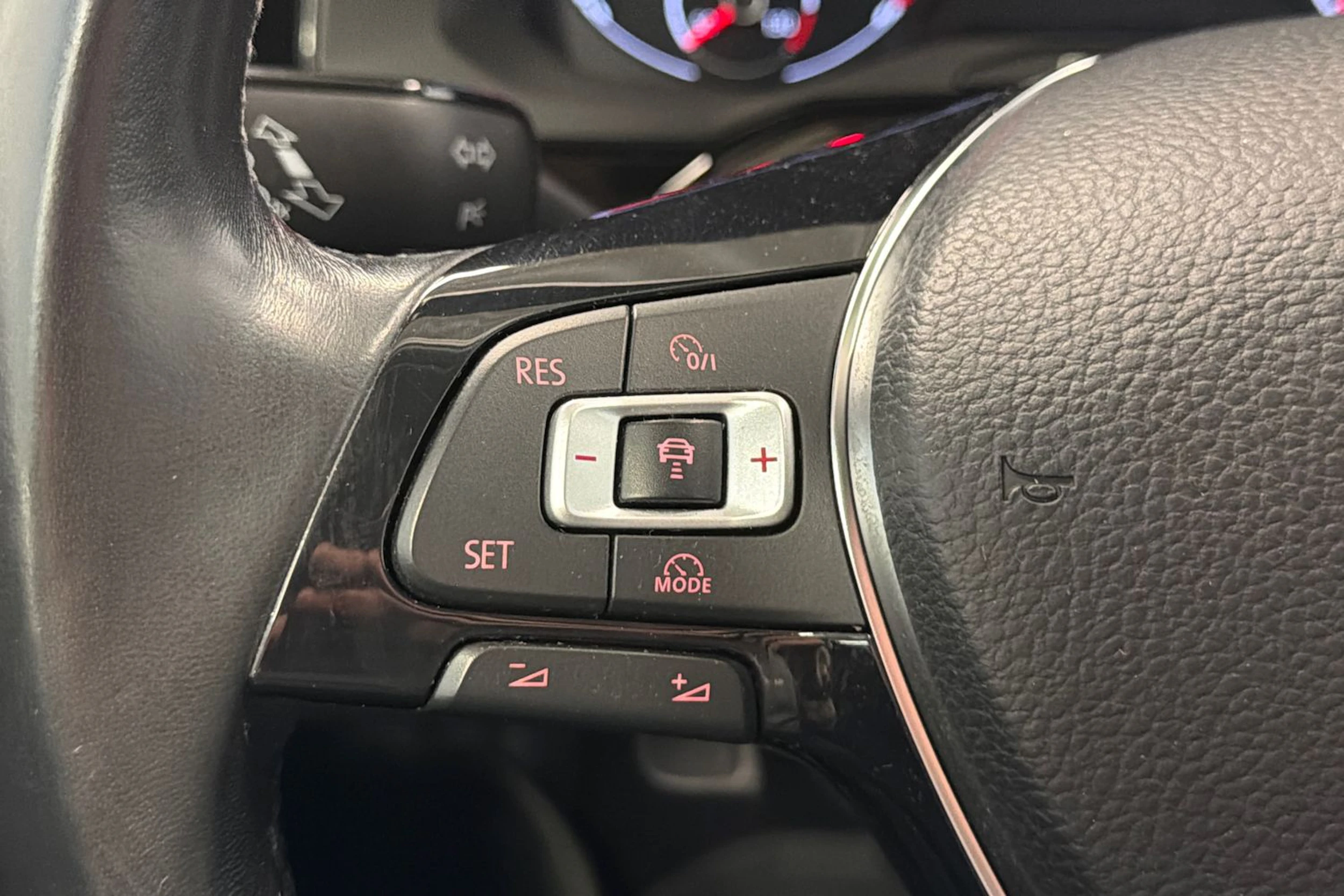 musta Volkswagen Polo 2020 kuva 10.