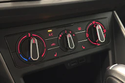 musta Volkswagen Polo 2020 kuva 16.