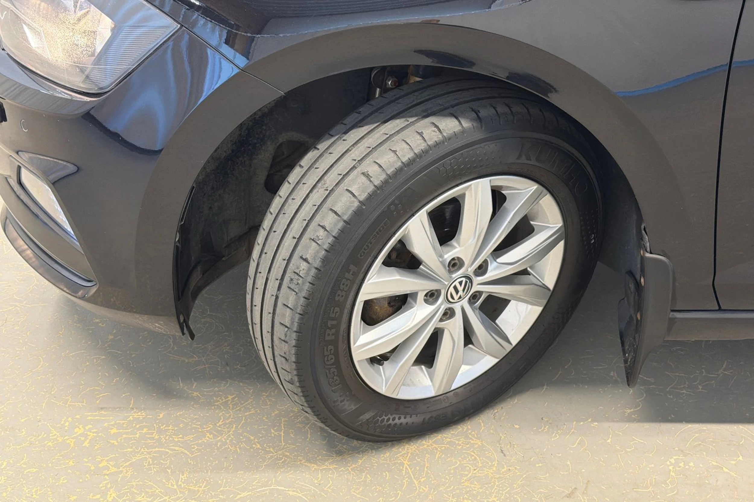 musta Volkswagen Polo 2020 kuva 18.