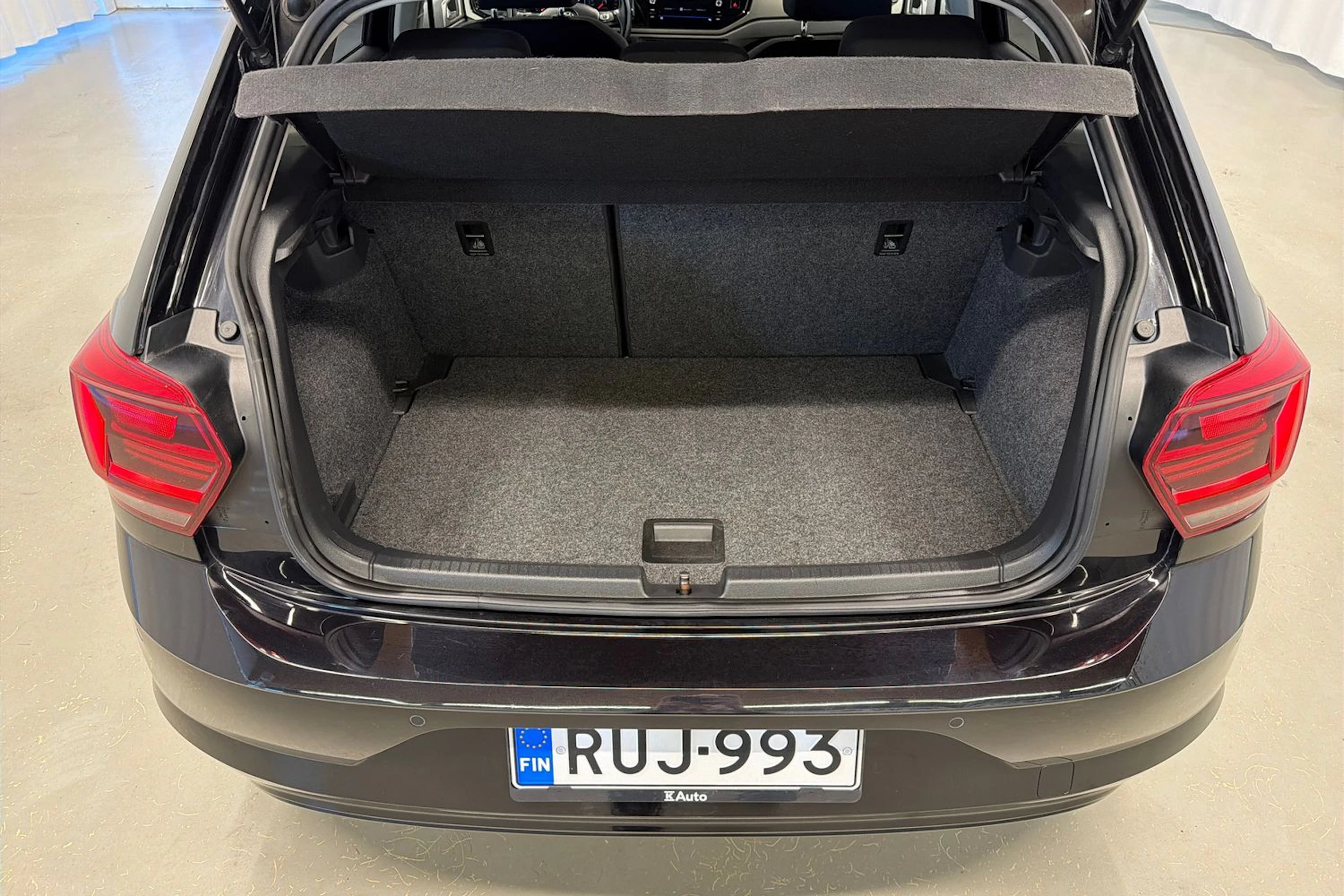 musta Volkswagen Polo 2020 kuva 21.