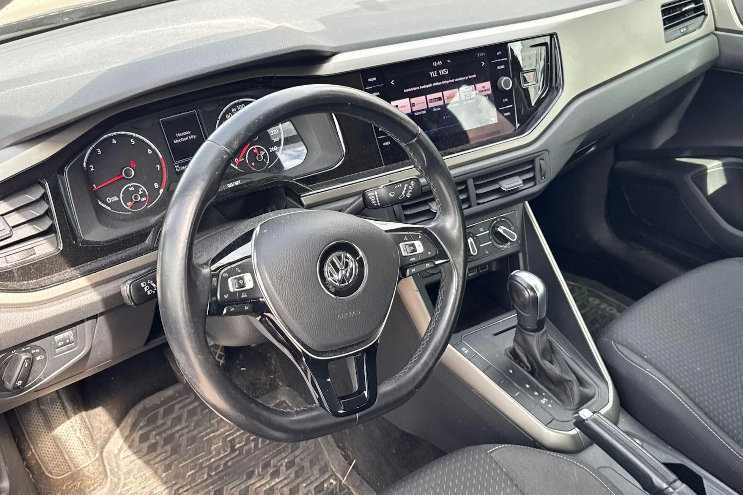 musta Volkswagen Polo 2020 kuva 3.