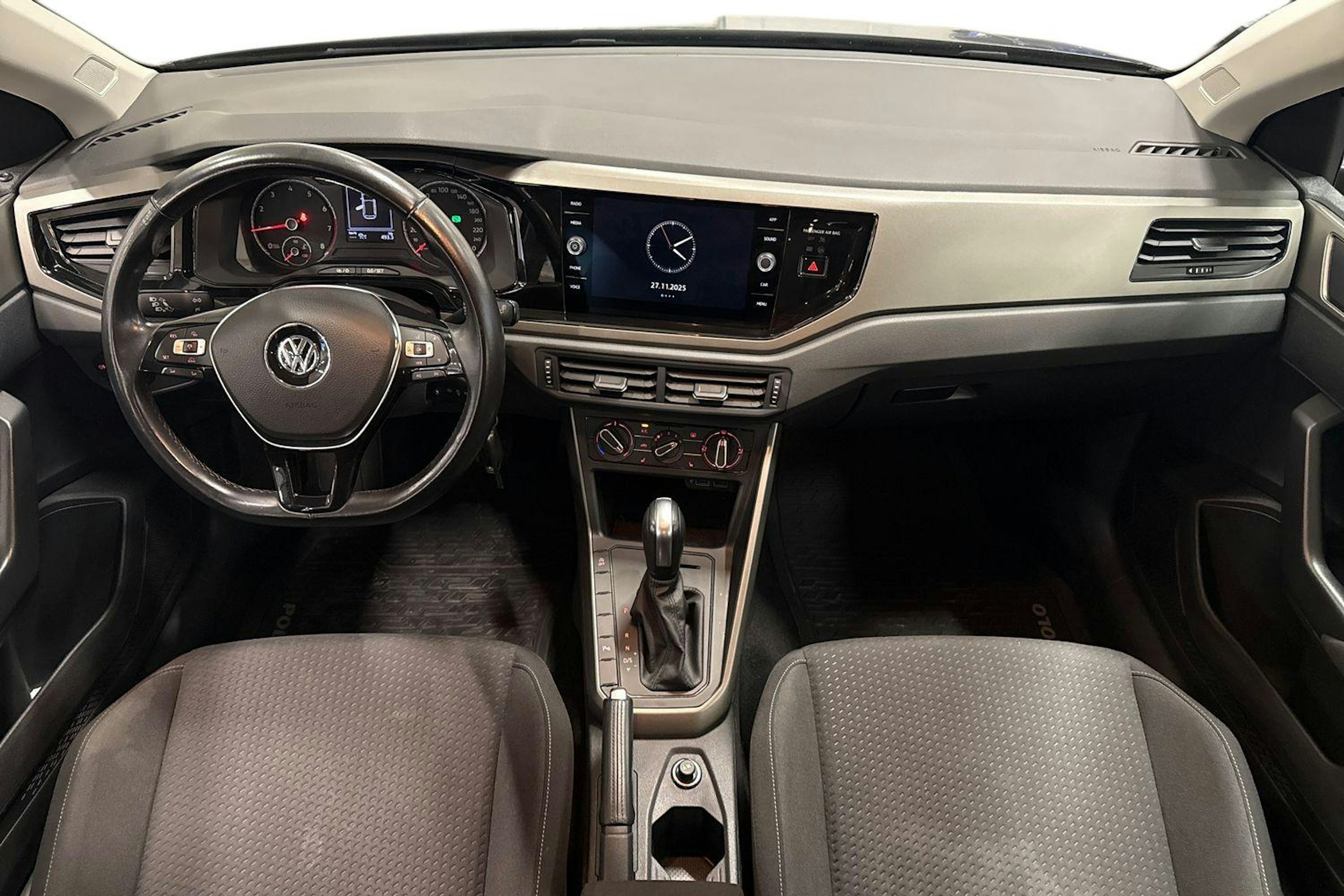 musta Volkswagen Polo 2020 kuva 9.