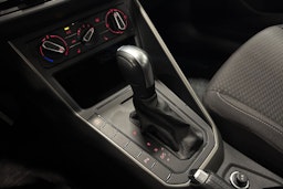 musta Volkswagen Polo 2020 kuva 18.