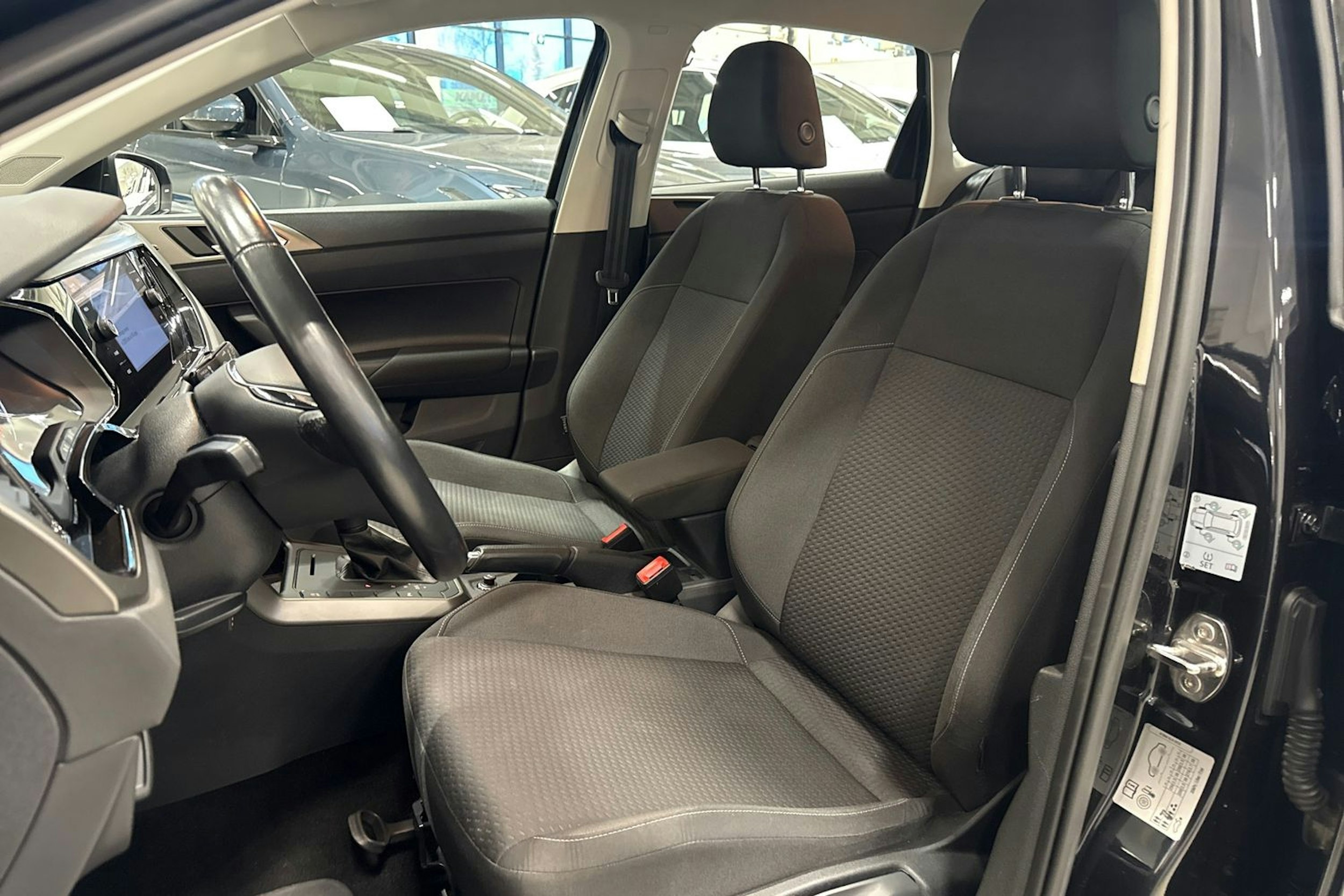 musta Volkswagen Polo 2020 kuva 22.