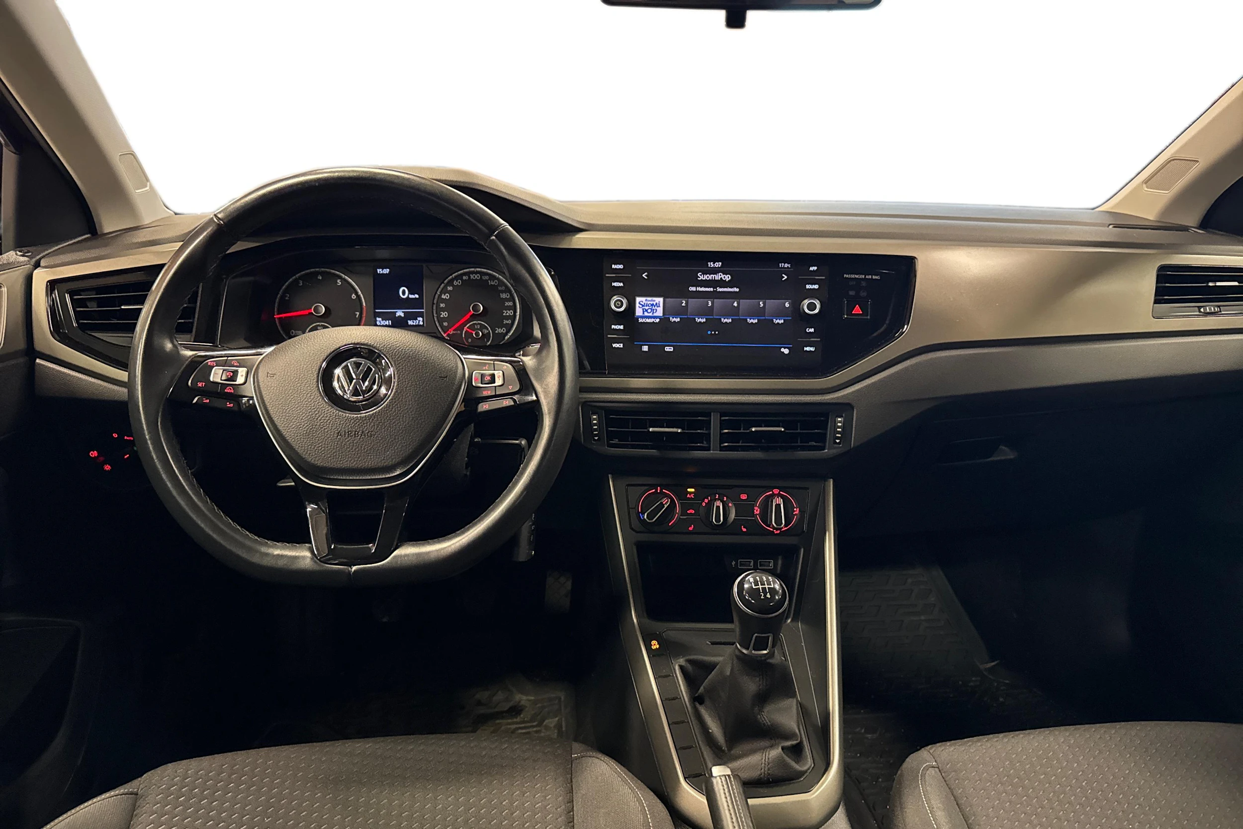 harmaa Volkswagen Polo 2020 kuva 3.
