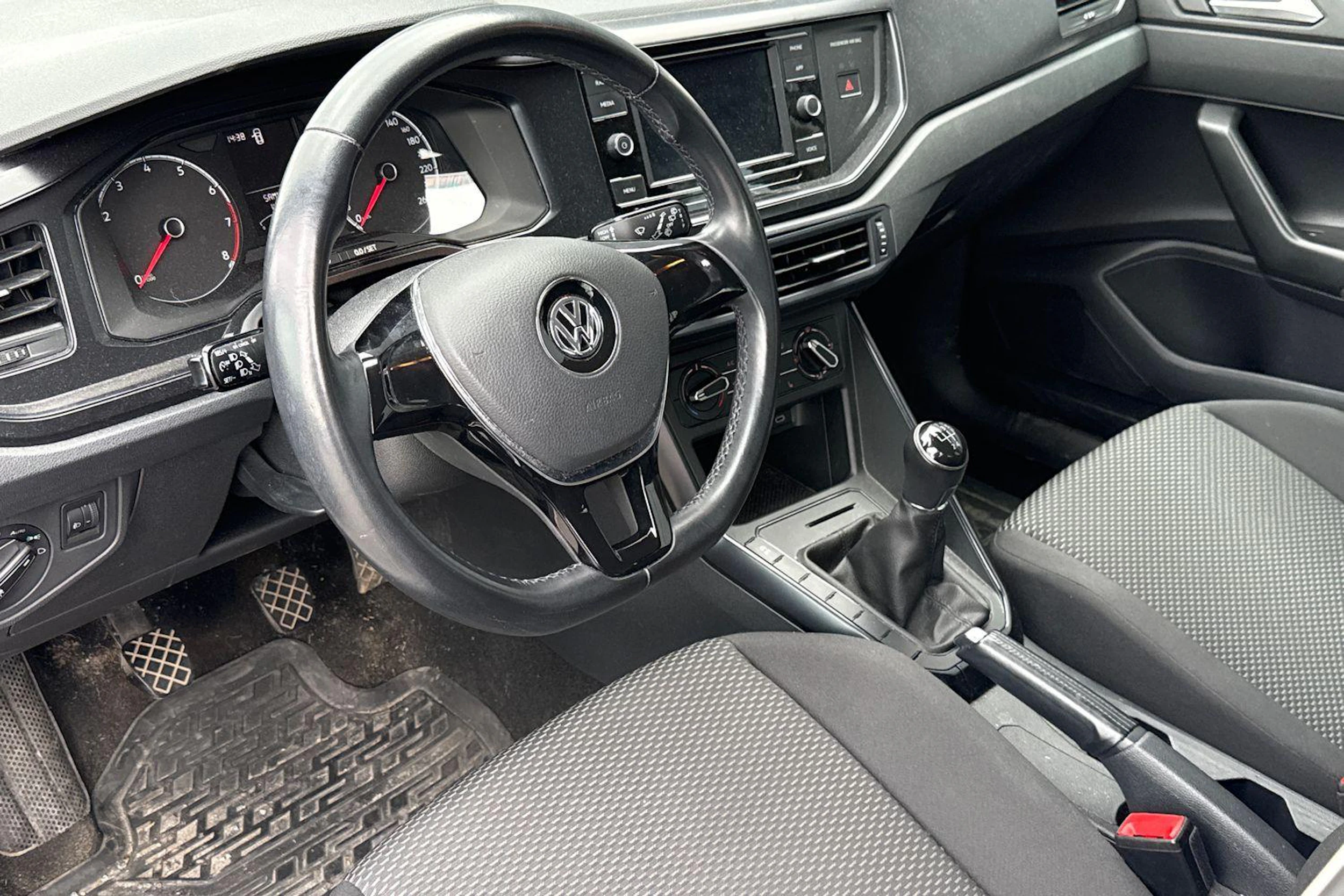 valkoinen Volkswagen Polo 2020 kuva 3.