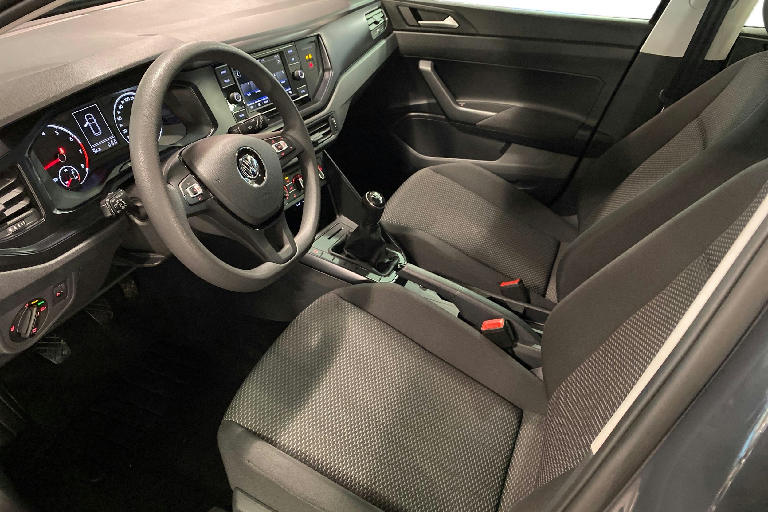 harmaa Volkswagen Polo 2020 kuva 7.