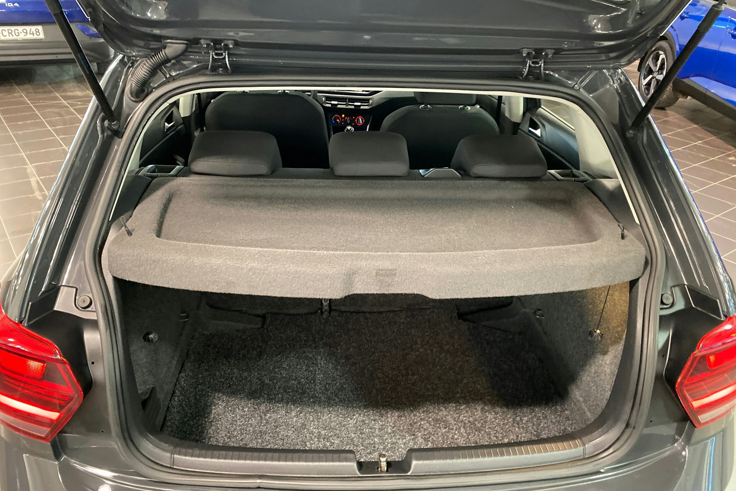 harmaa Volkswagen Polo 2020 kuva 14.