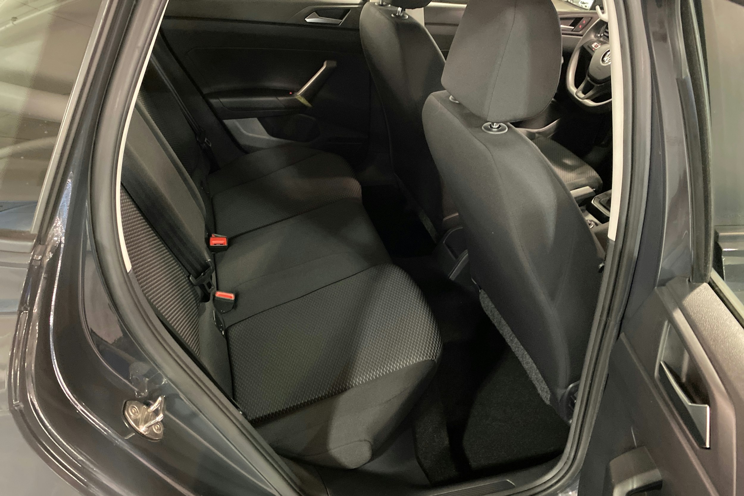 harmaa Volkswagen Polo 2020 kuva 15.