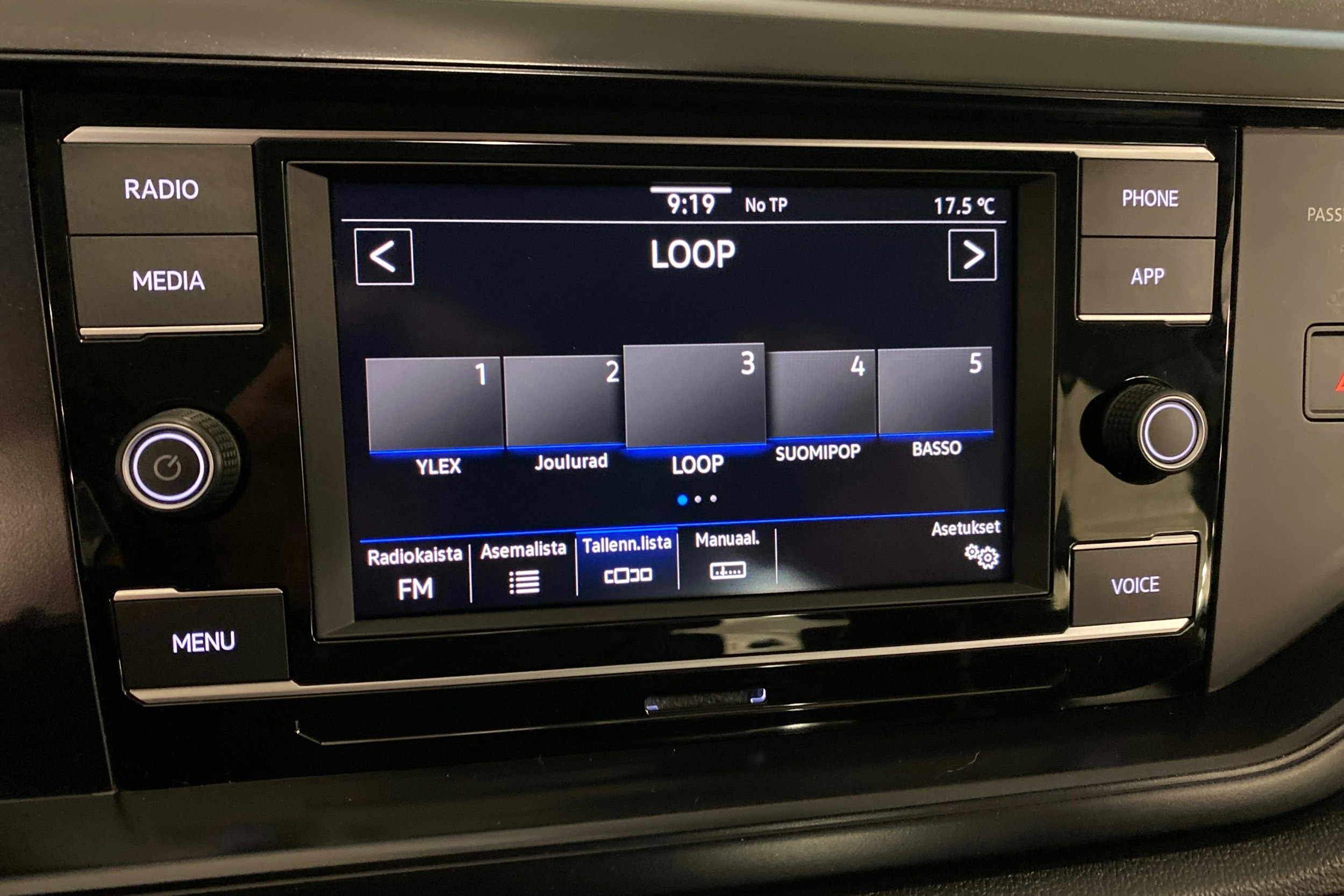 harmaa Volkswagen Polo 2020 kuva 18.