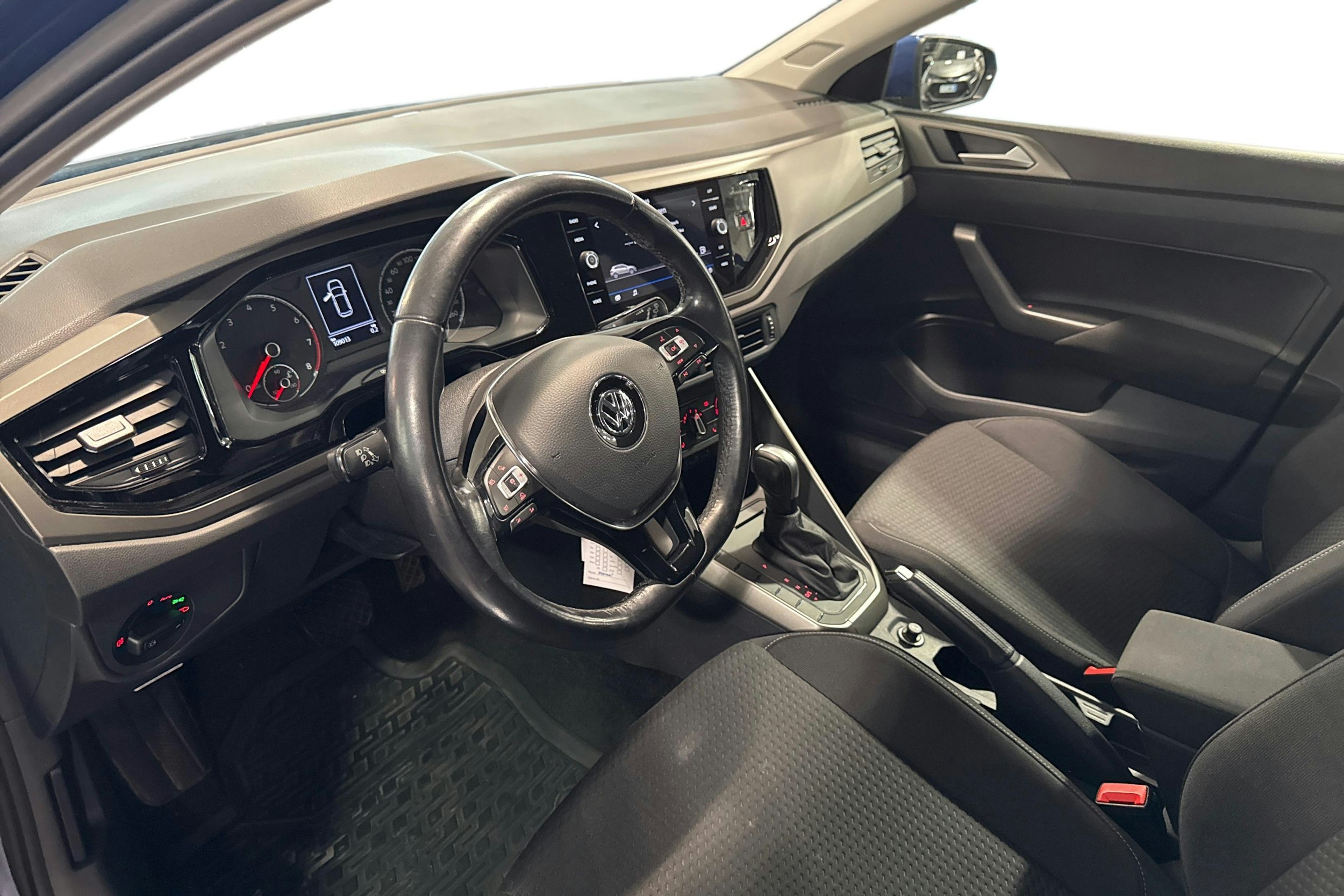 sininen Volkswagen Polo 2020 kuva 7.