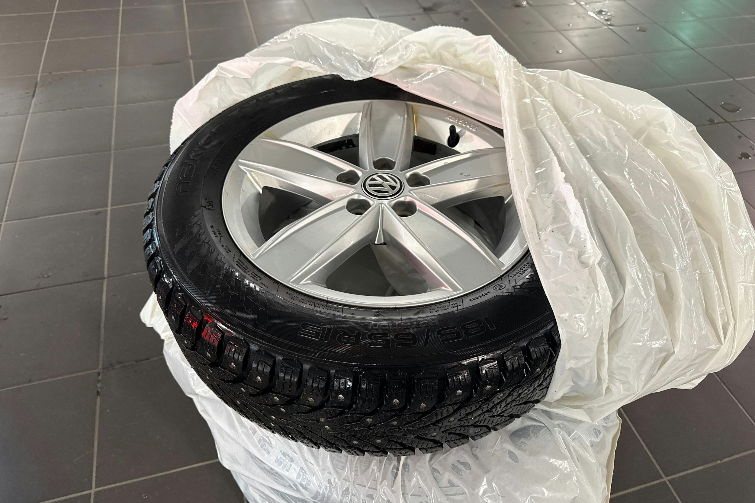 sininen Volkswagen Polo 2020 kuva 13.