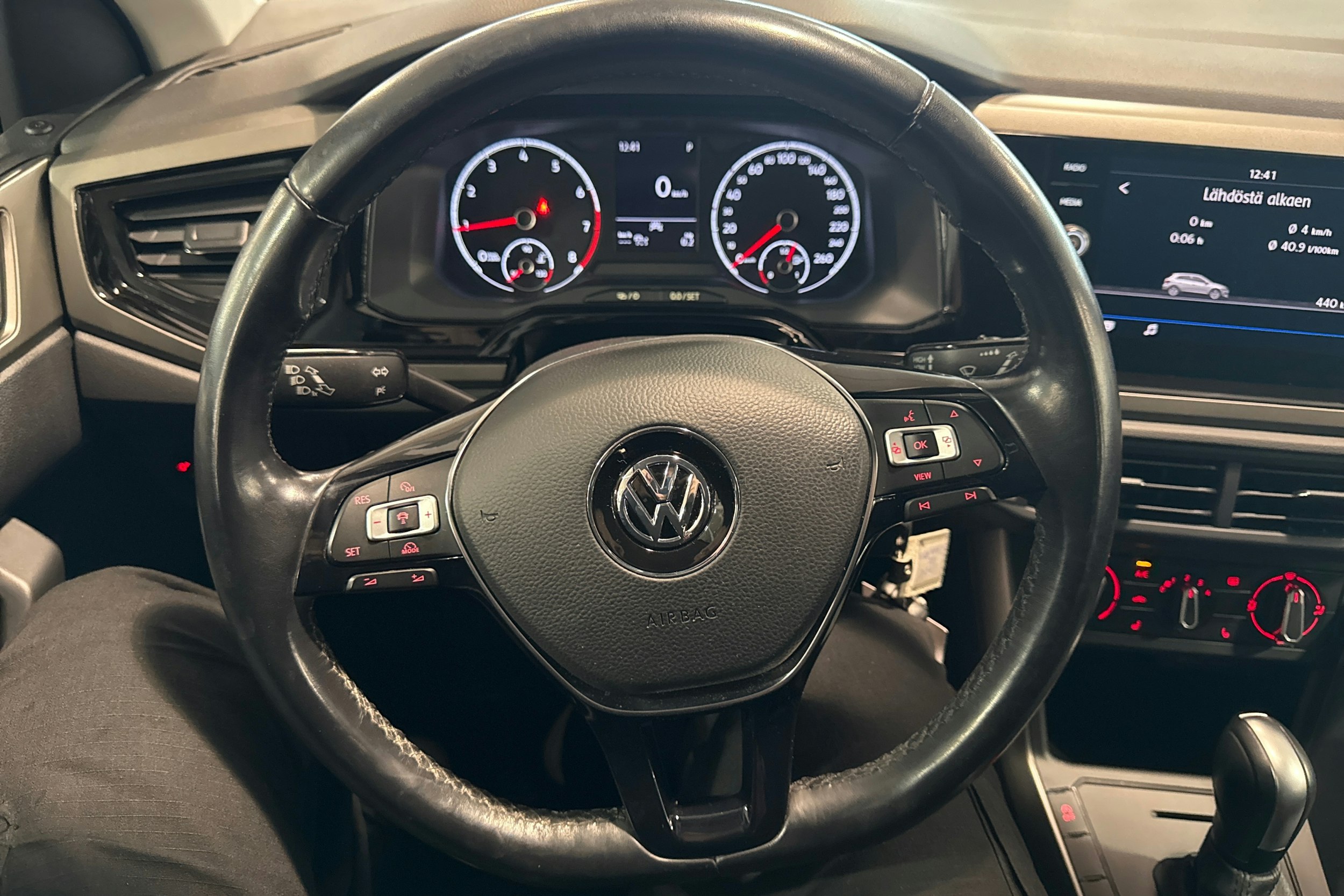 sininen Volkswagen Polo 2020 kuva 15.