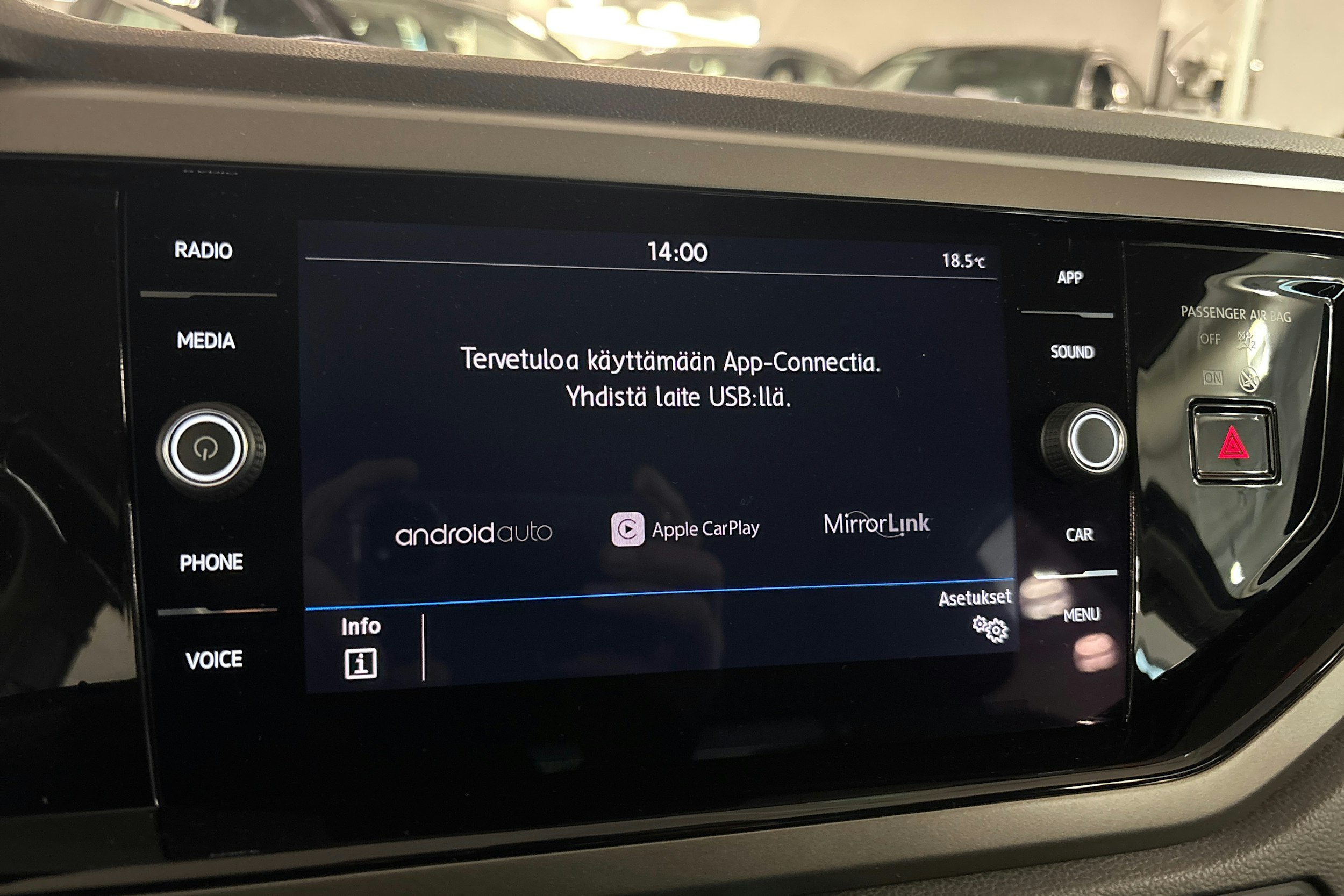 Sininen Volkswagen Polo 2020 kuva 23.