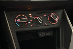 sininen Volkswagen Polo 2020 kuva 26.
