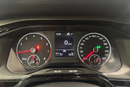 punainen Volkswagen Polo 2020 kuva 18.