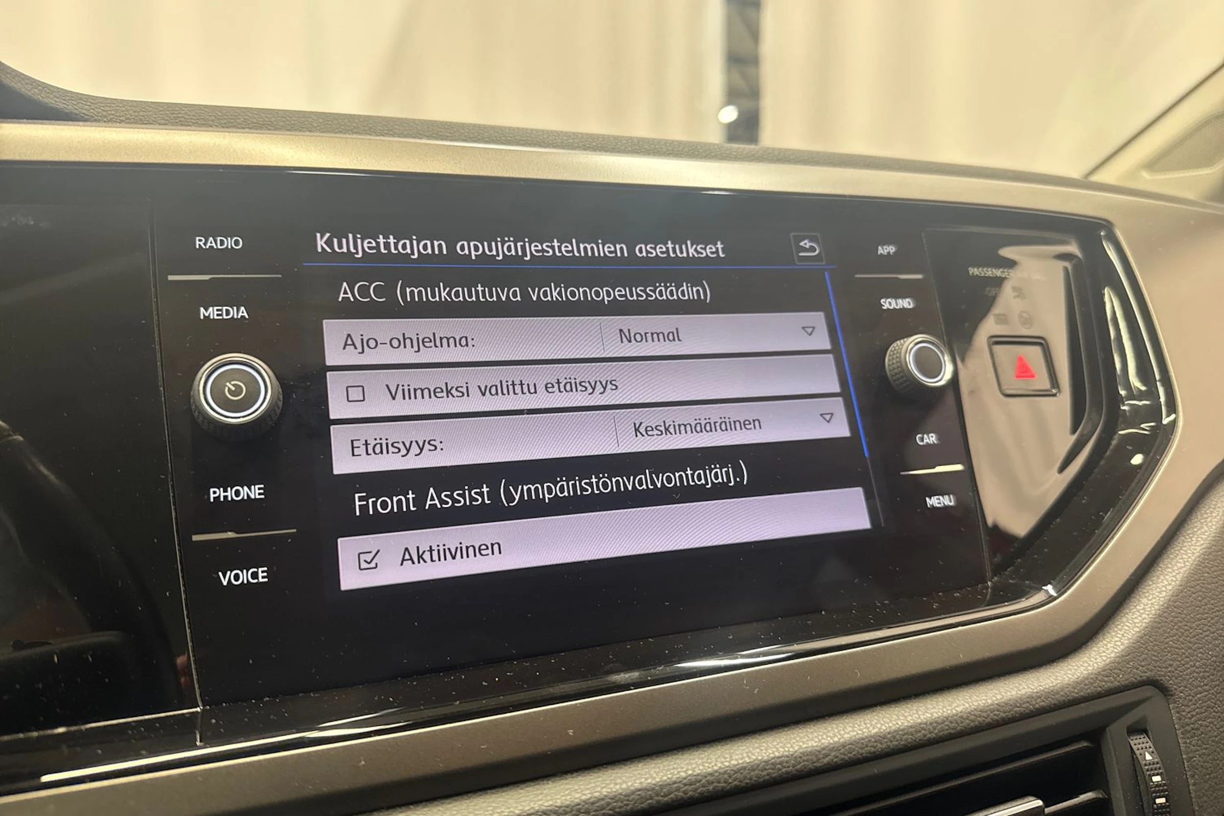 punainen Volkswagen Polo 2020 kuva 21.