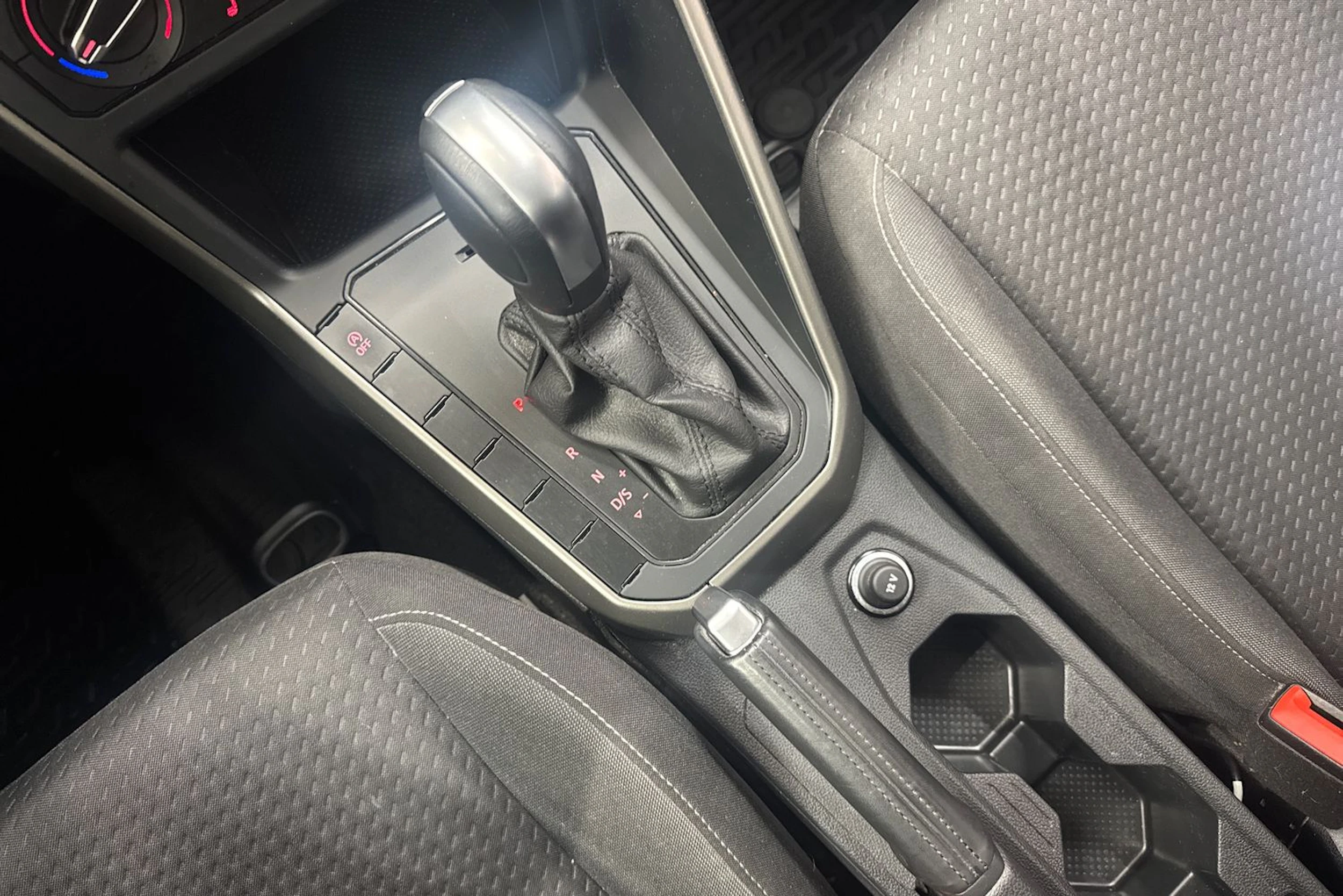punainen Volkswagen Polo 2020 kuva 25.