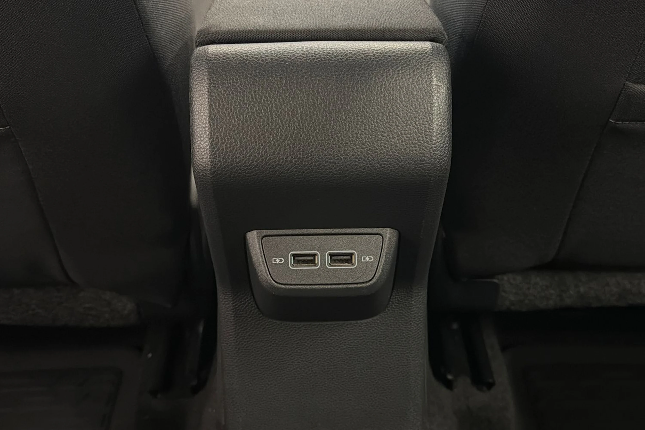 valkoinen Volkswagen Polo 2020 kuva 14.