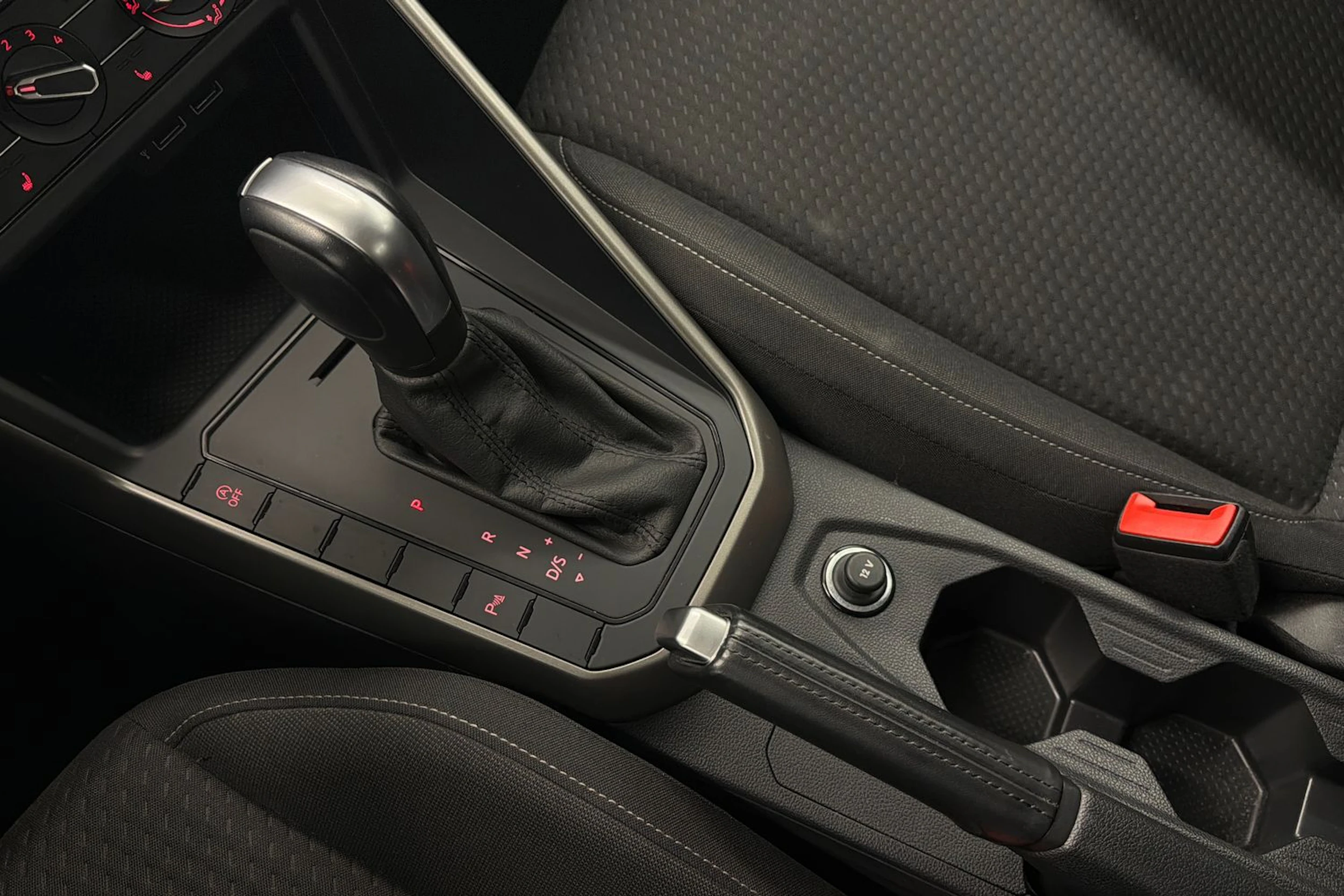valkoinen Volkswagen Polo 2020 kuva 19.