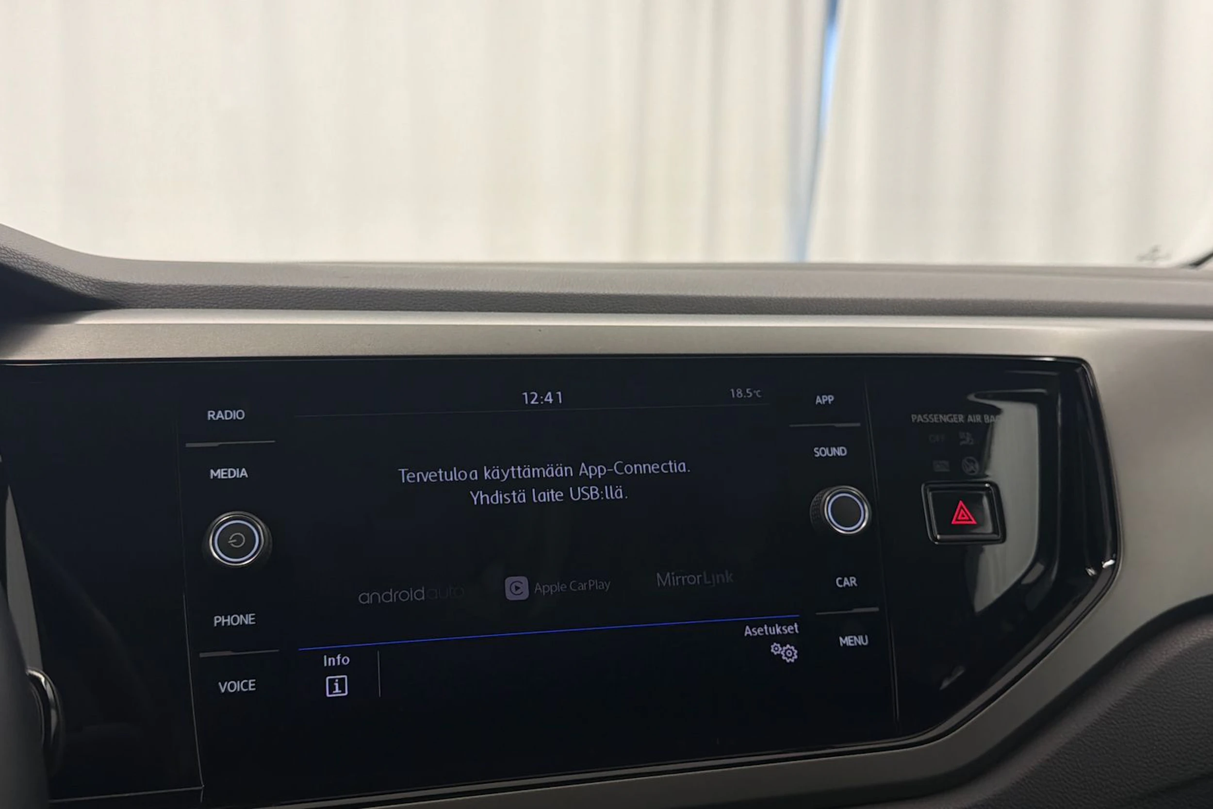 valkoinen Volkswagen Polo 2020 kuva 21.