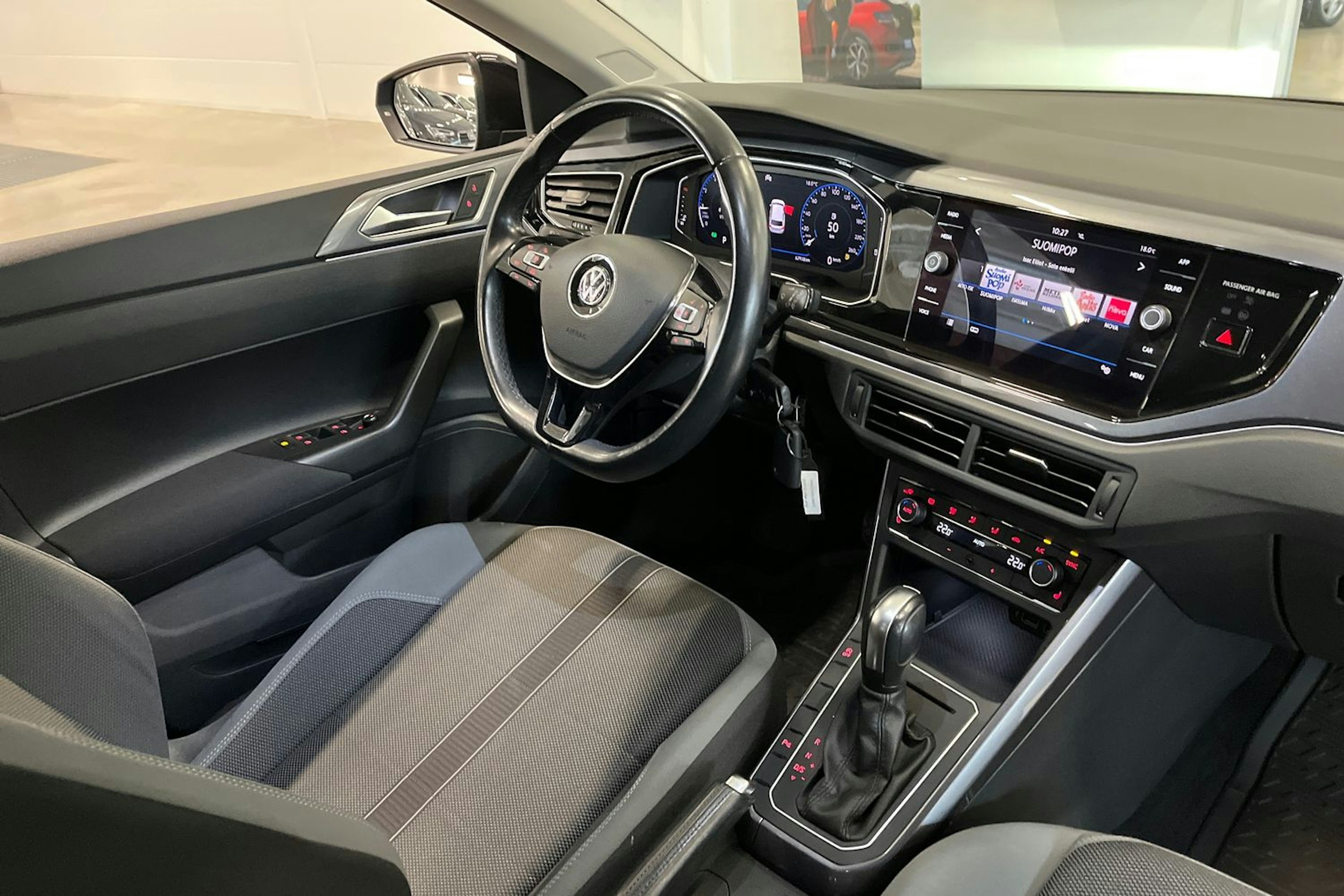 met. musta Volkswagen Polo 2020 kuva 17.