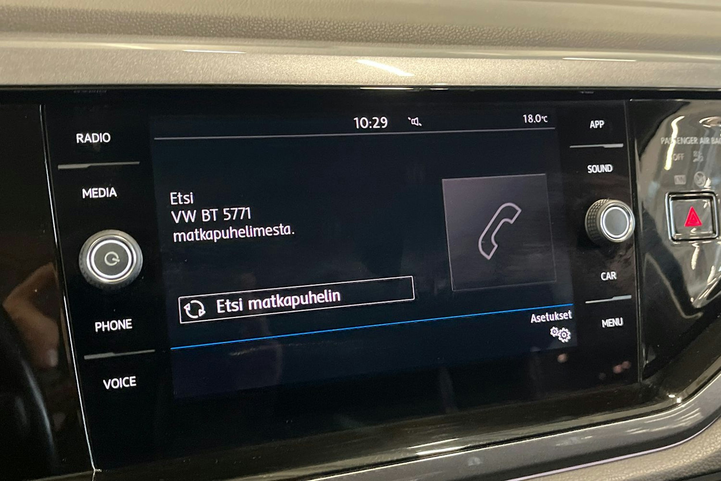 met. musta Volkswagen Polo 2020 kuva 24.