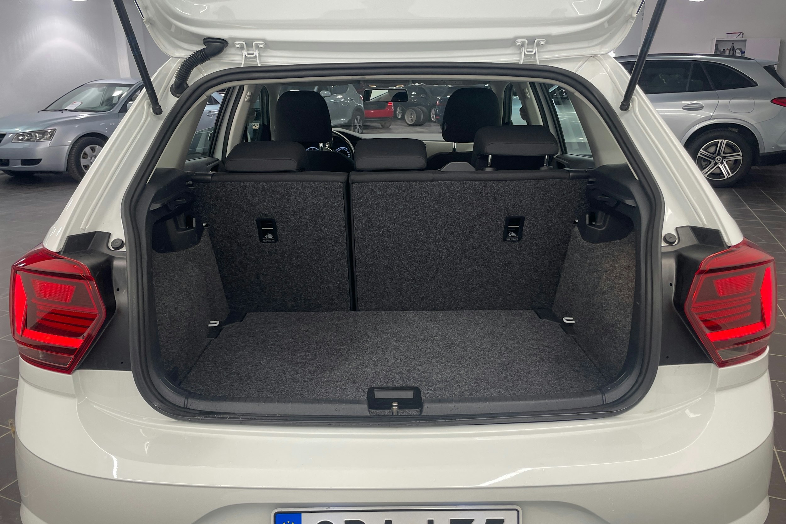 valkoinen Volkswagen Polo 2021 kuva 16.