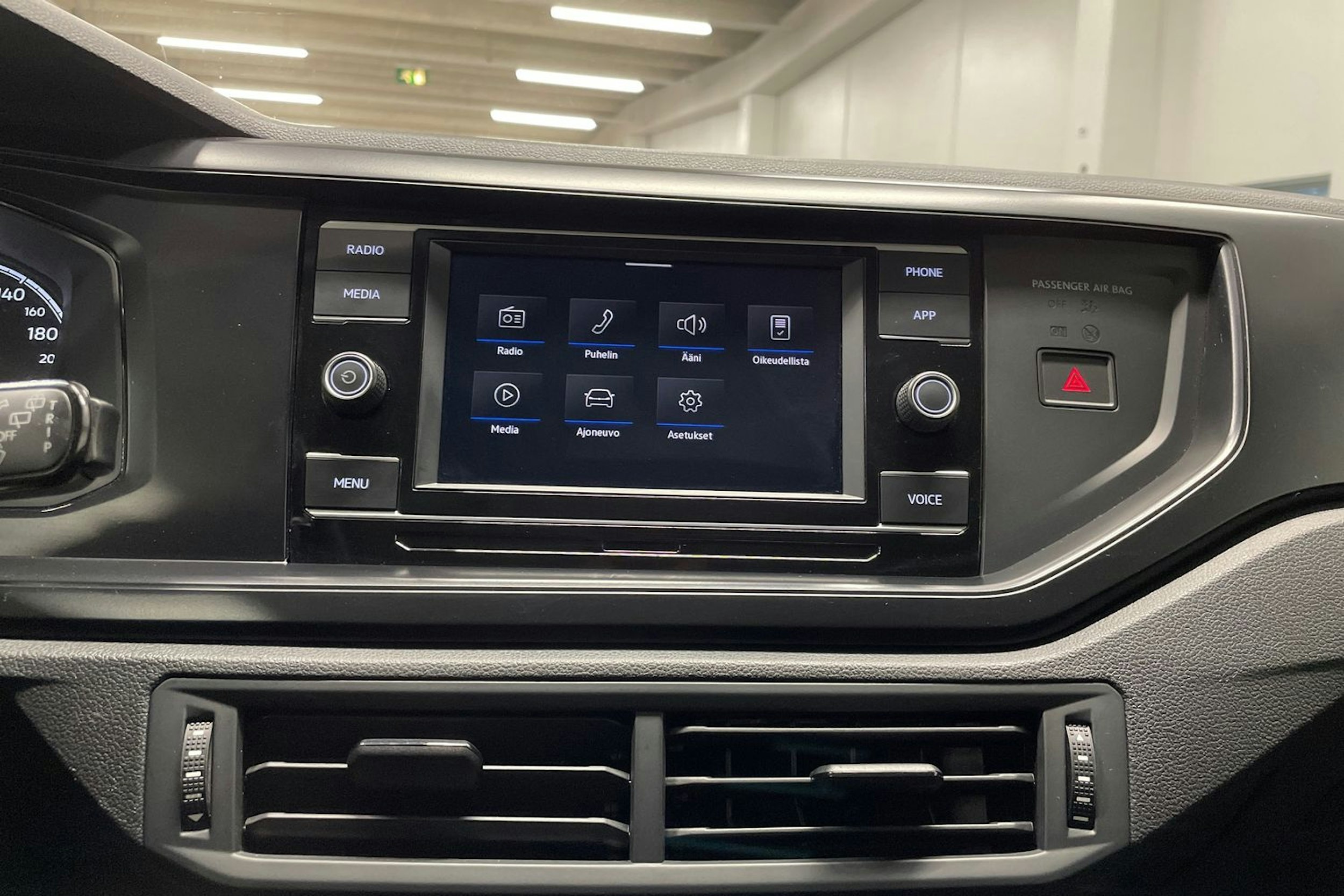 met. sininen Volkswagen Polo 2021 kuva 13.