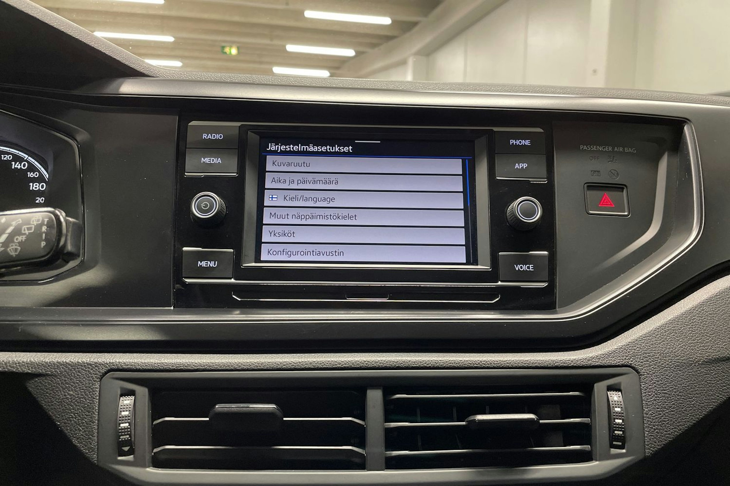 met. sininen Volkswagen Polo 2021 kuva 14.