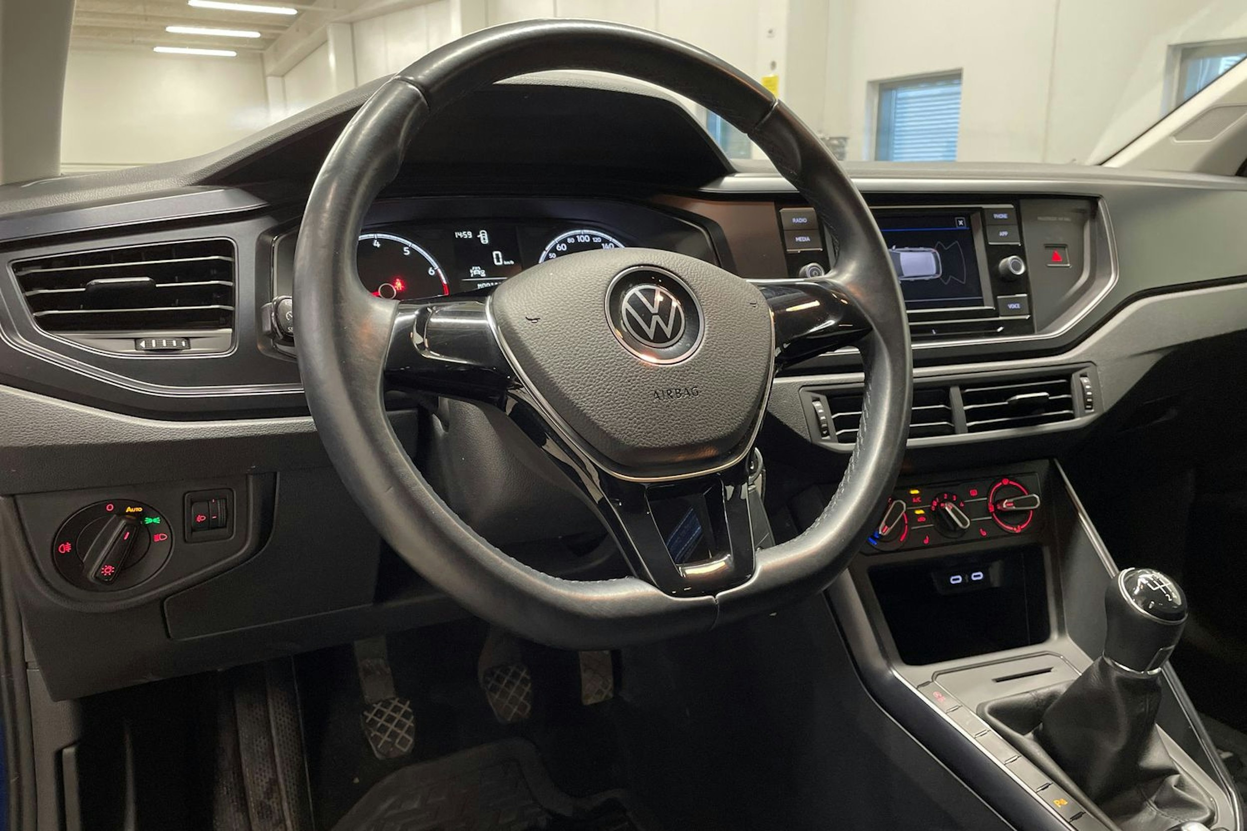 met. sininen Volkswagen Polo 2021 kuva 18.