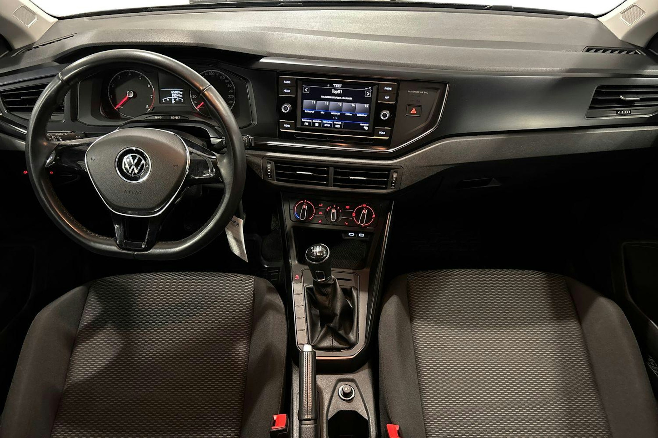 musta Volkswagen Polo 2021 kuva 9.