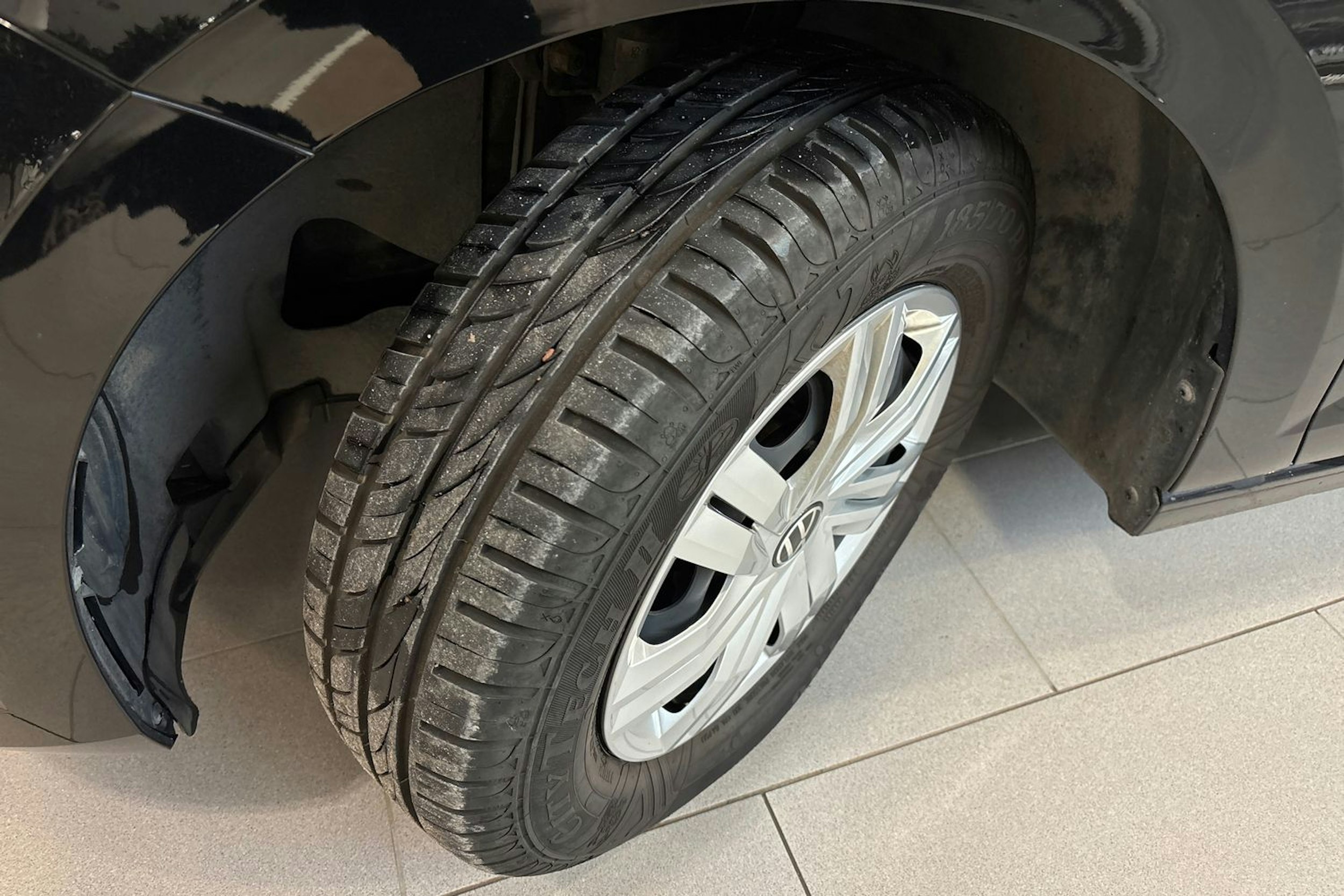 musta Volkswagen Polo 2021 kuva 13.