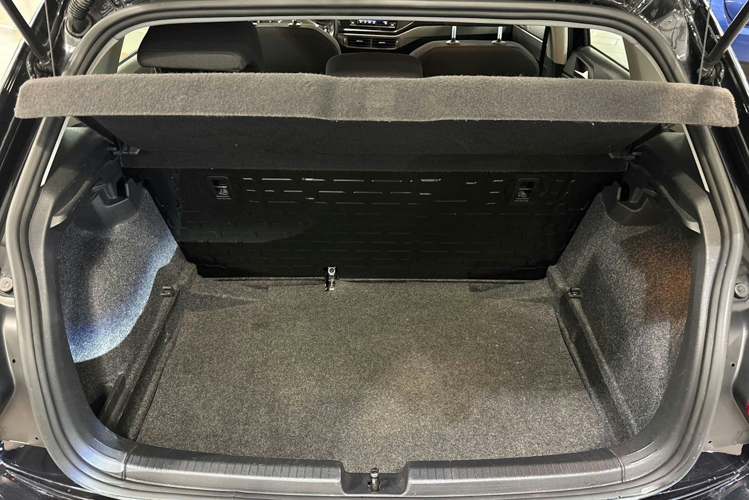 musta Volkswagen Polo 2021 kuva 14.