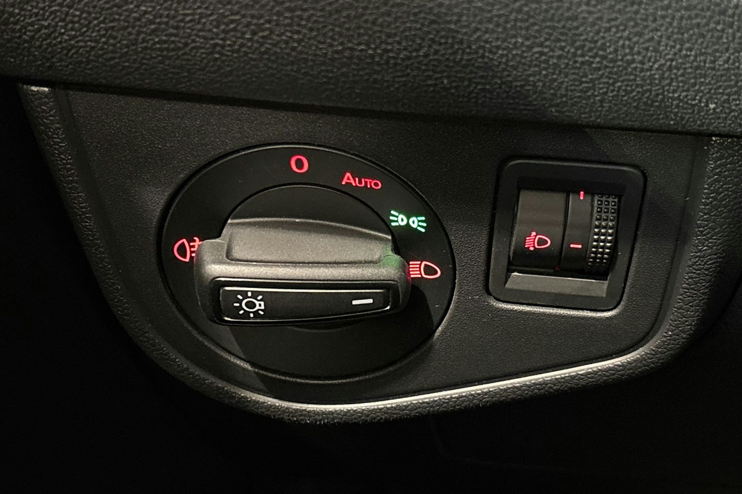 musta Volkswagen Polo 2021 kuva 16.