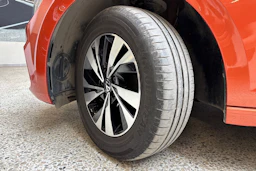 oranssi Volkswagen Polo 2021 kuva 13.