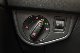 oranssi Volkswagen Polo 2021 kuva 19.