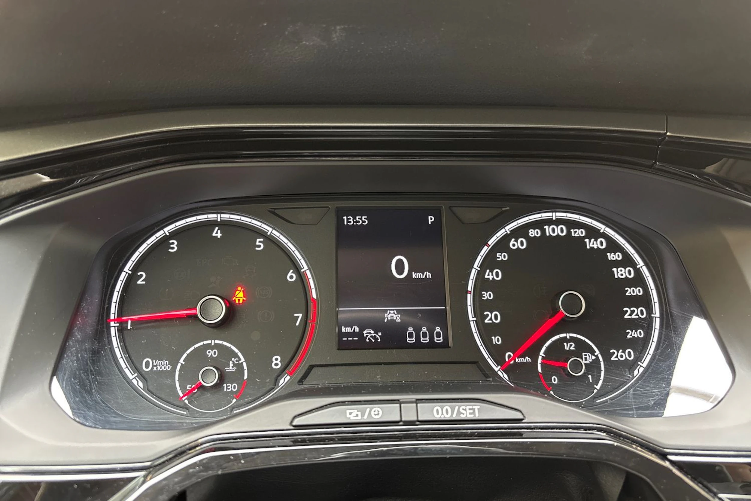 oranssi Volkswagen Polo 2021 kuva 21.