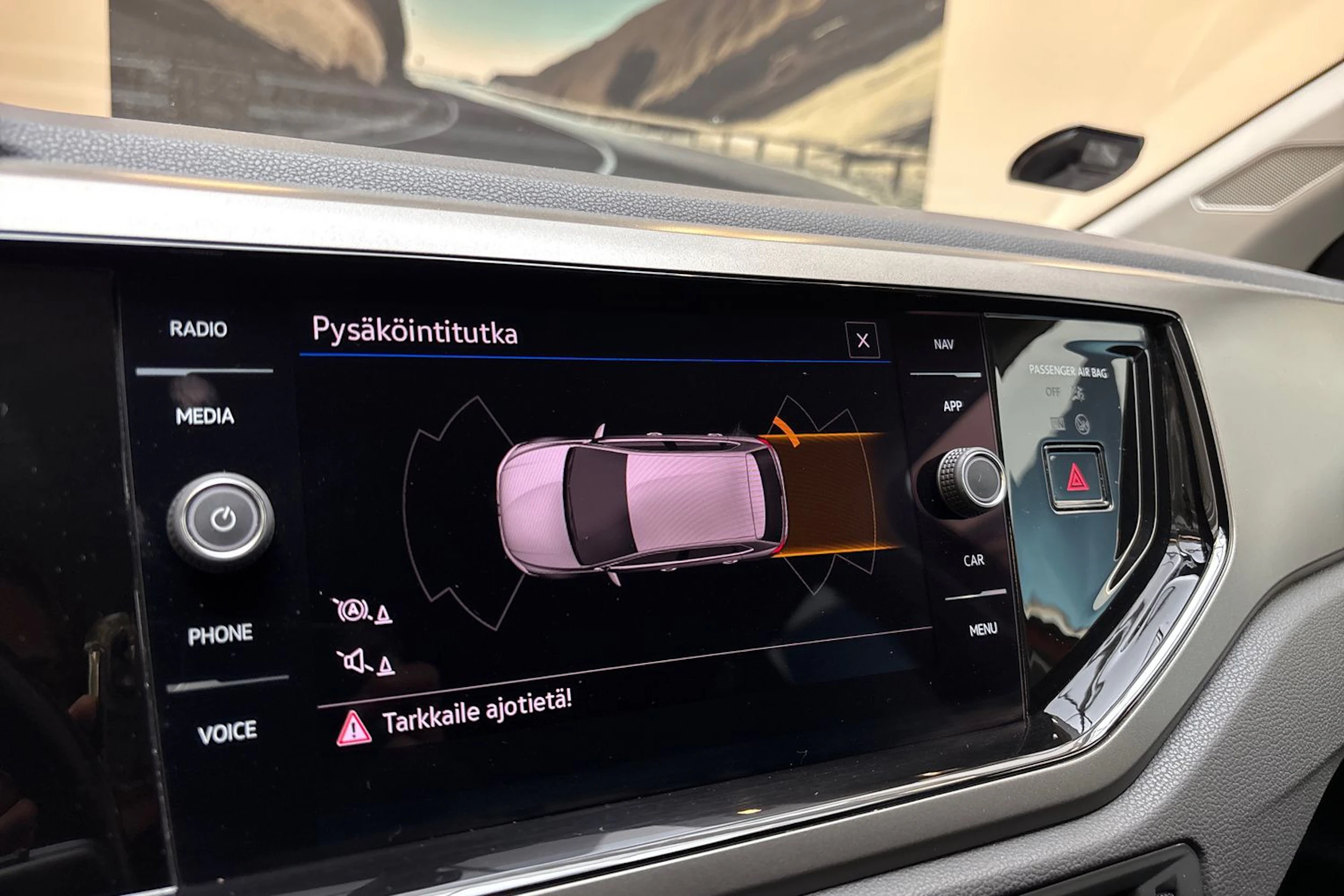 oranssi Volkswagen Polo 2021 kuva 22.