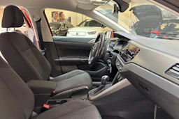 oranssi Volkswagen Polo 2021 kuva 24.