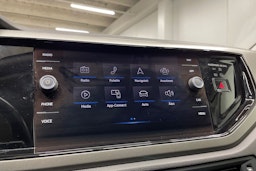 valkoinen Volkswagen Polo 2021 kuva 17.