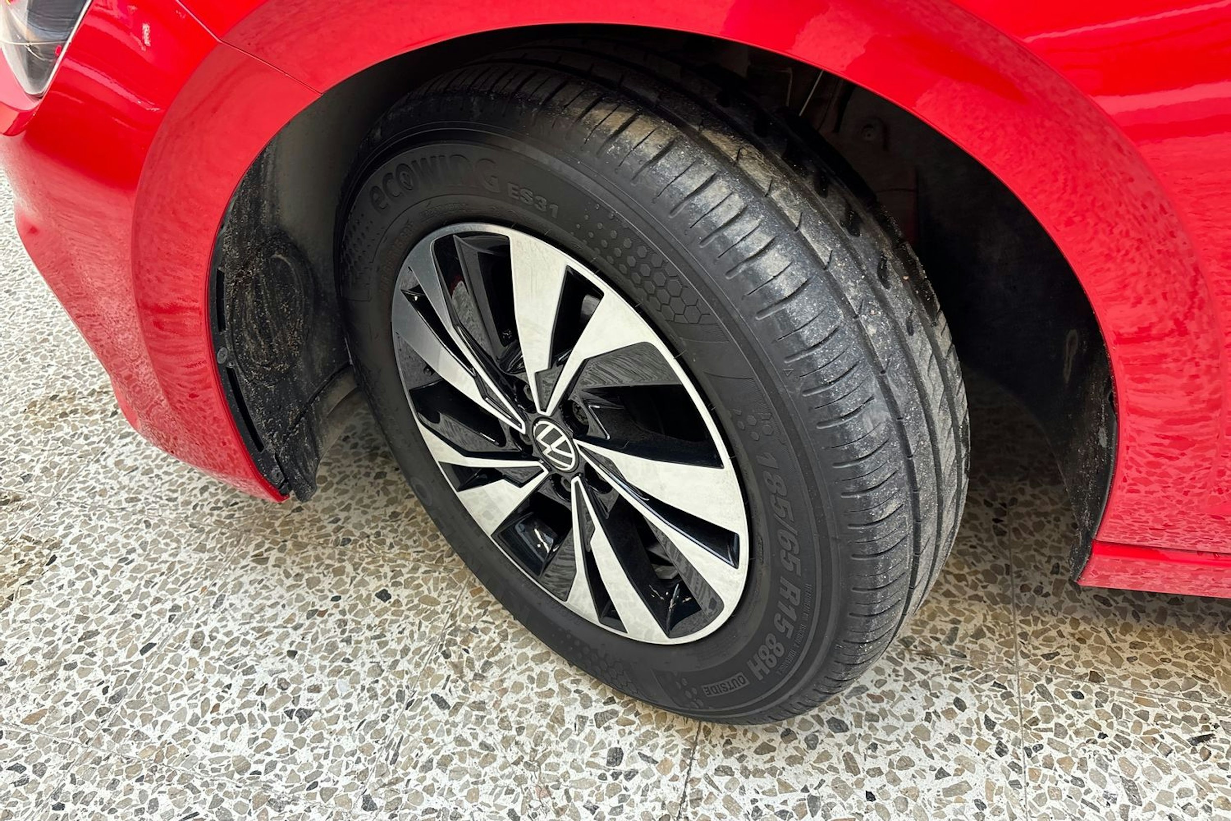 punainen Volkswagen Polo 2021 kuva 13.