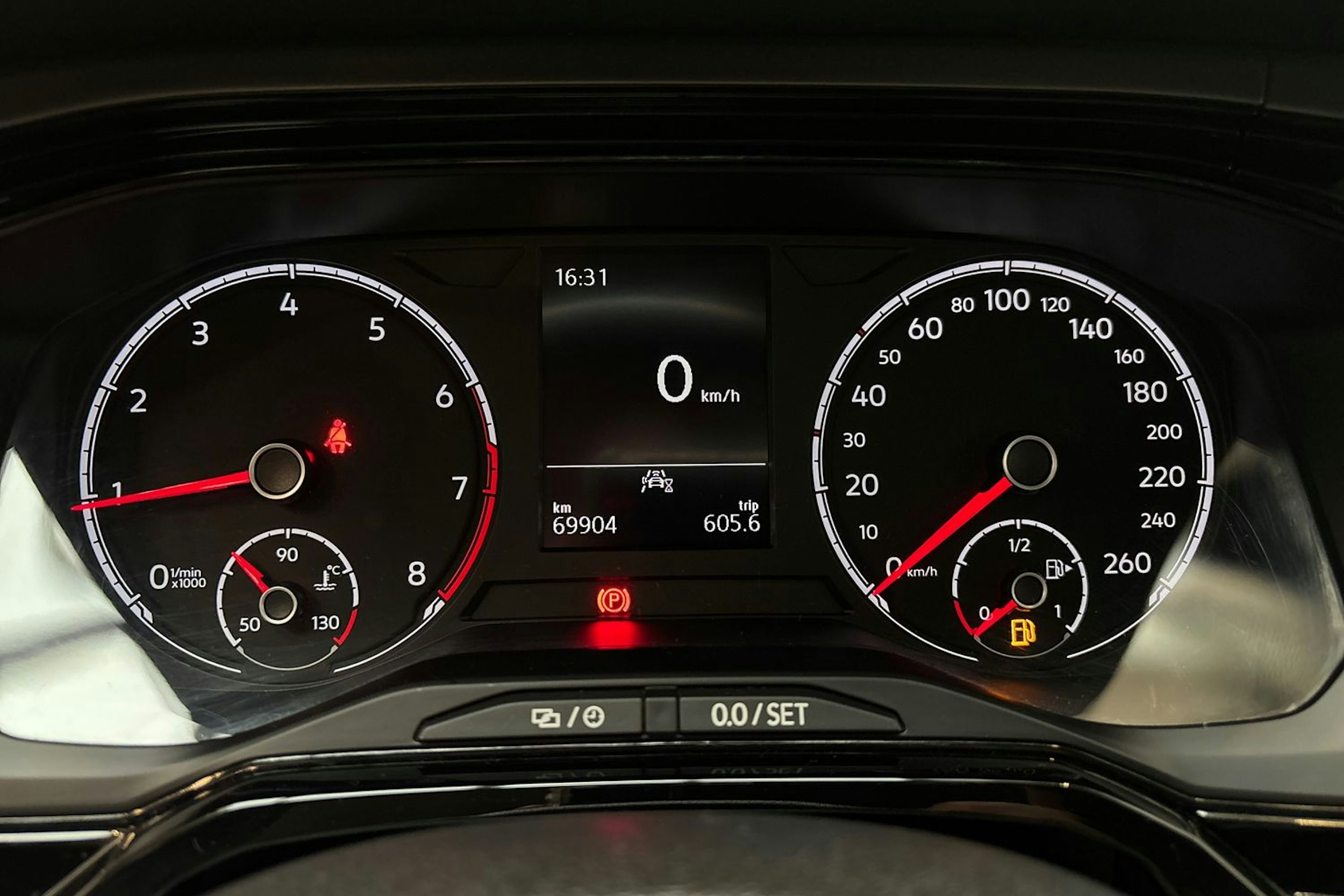 punainen Volkswagen Polo 2021 kuva 19.