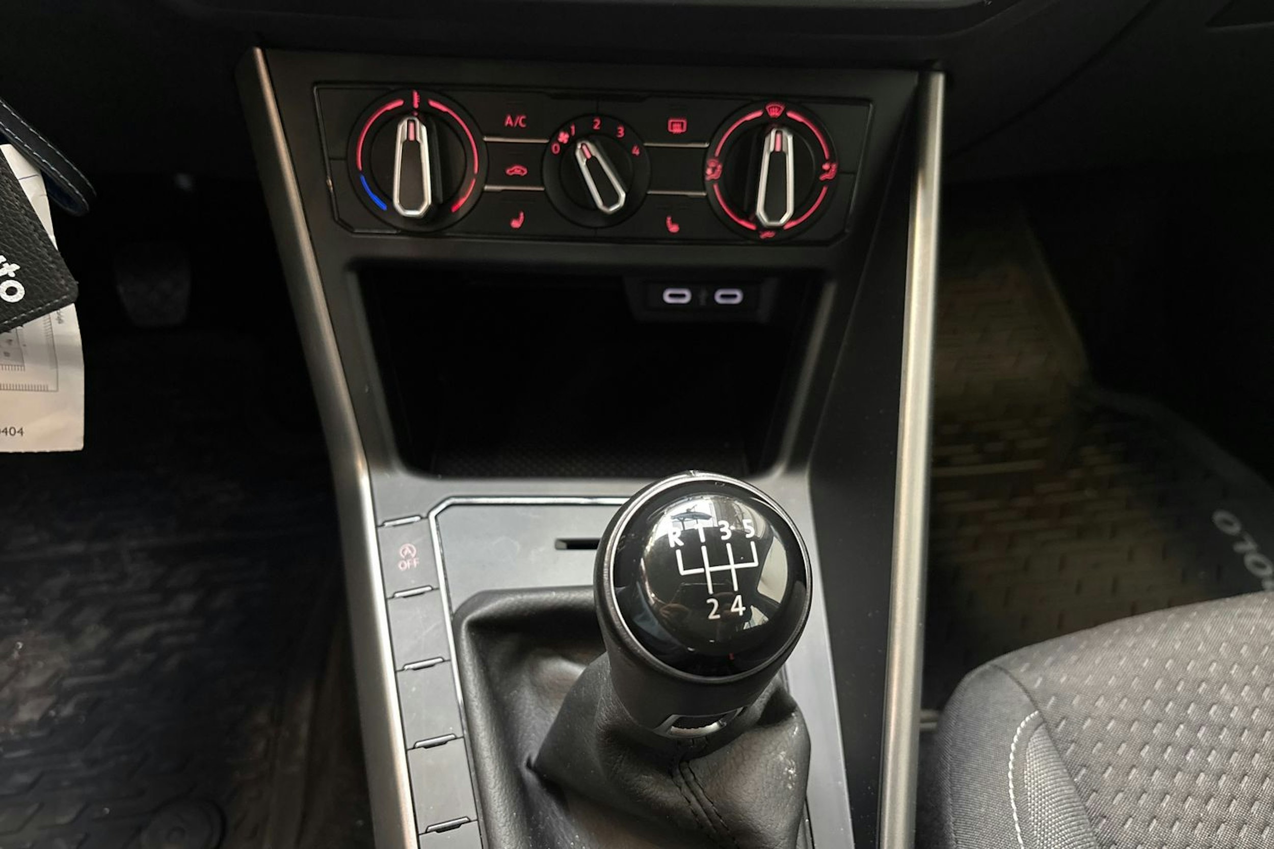punainen Volkswagen Polo 2021 kuva 23.