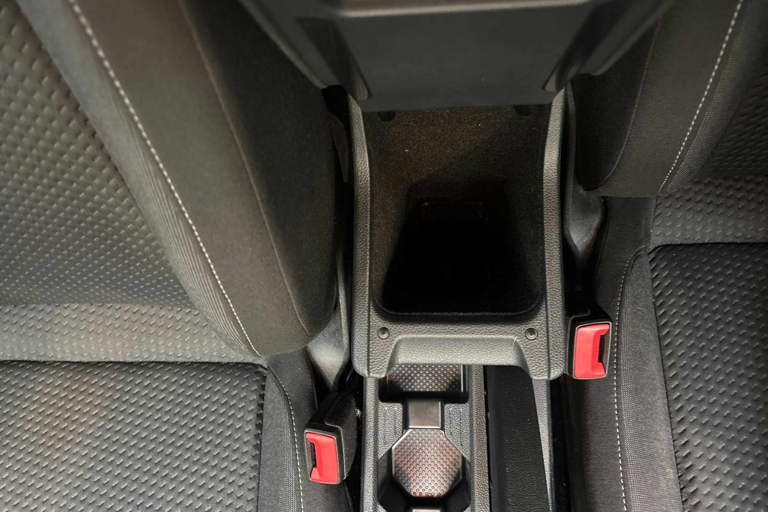 punainen Volkswagen Polo 2021 kuva 24.