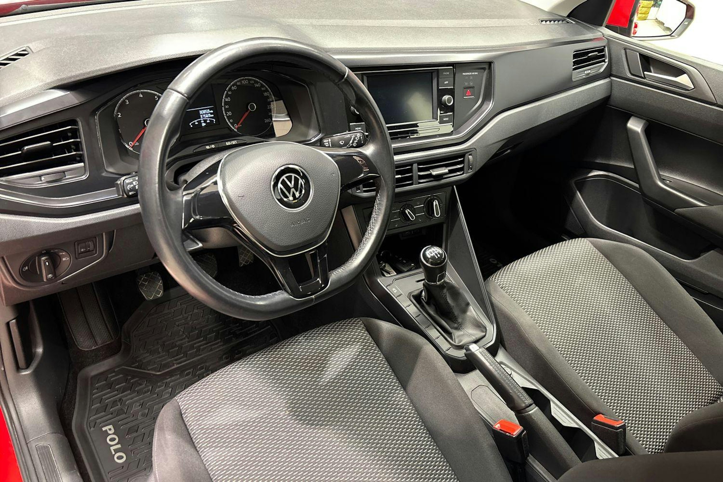 punainen Volkswagen Polo 2021 kuva 7.