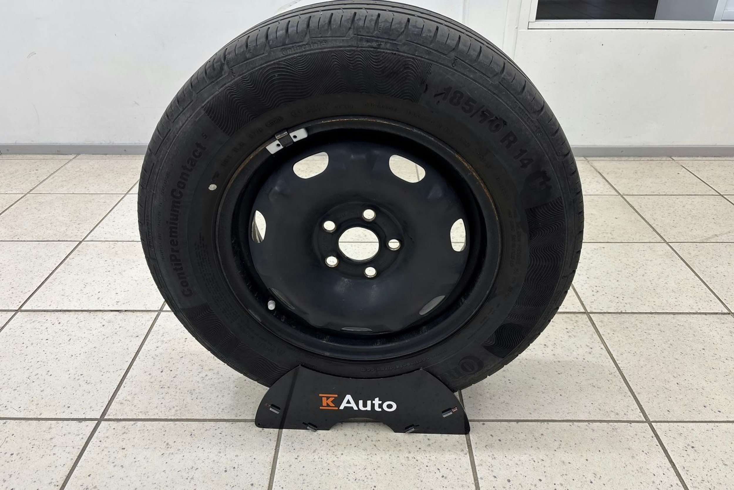 punainen Volkswagen Polo 2021 kuva 14.