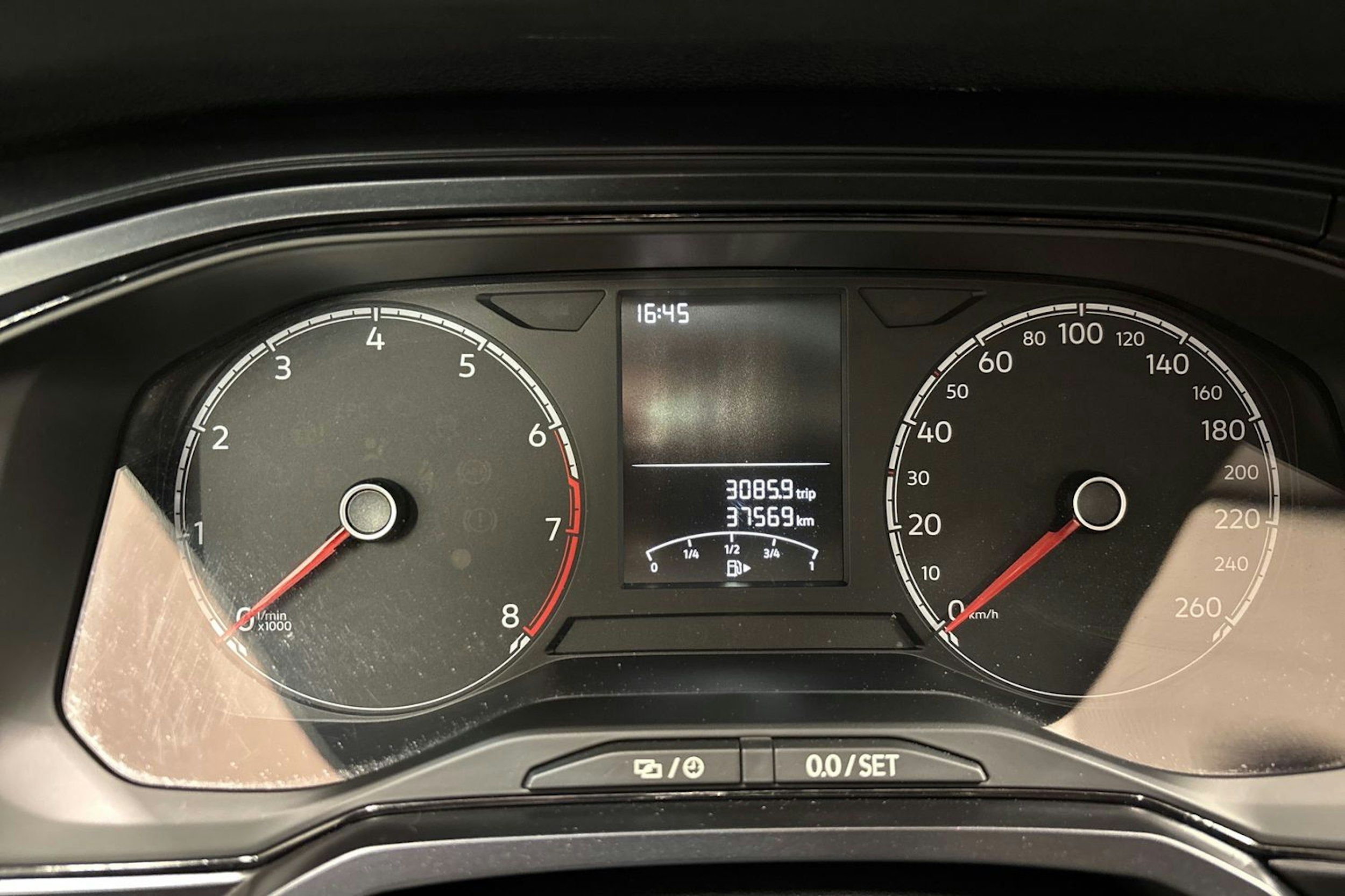 punainen Volkswagen Polo 2021 kuva 16.